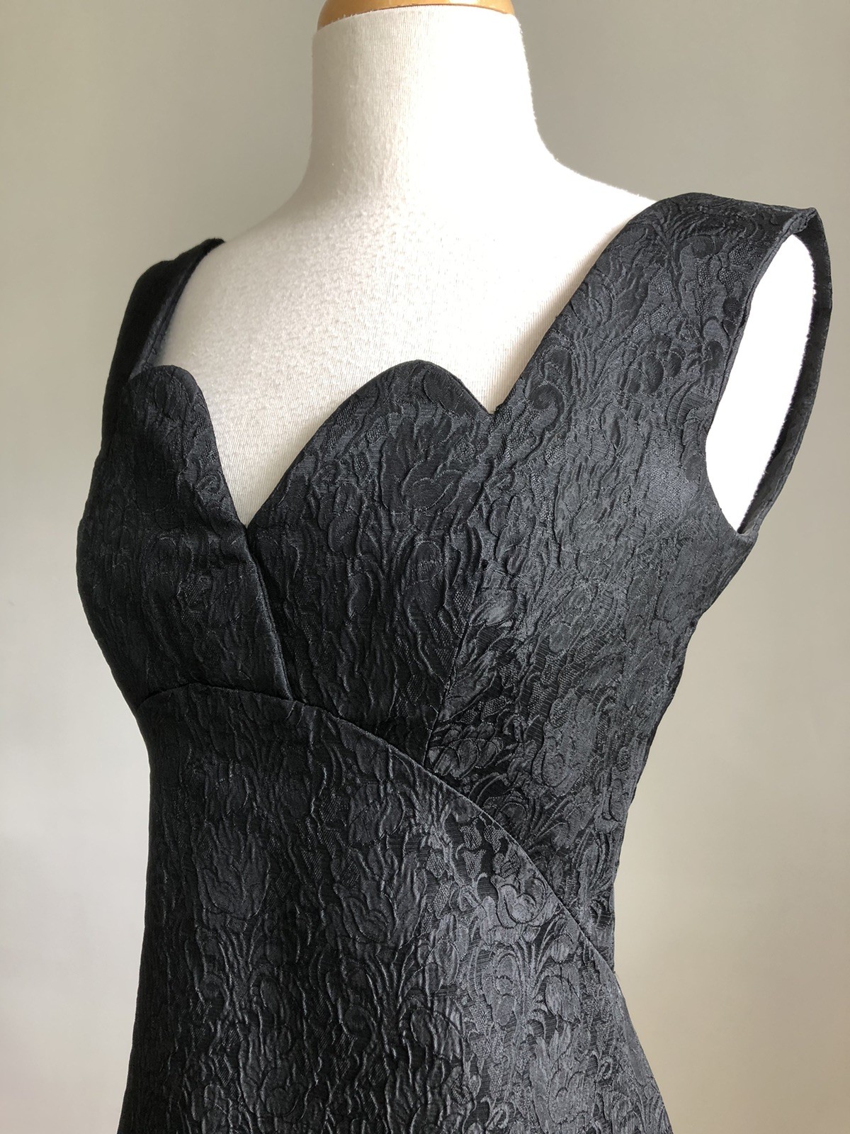 STUNNING VTG 60s VOGUE Couturier Design Black Brocade Sheath Handmade Dress XS/S