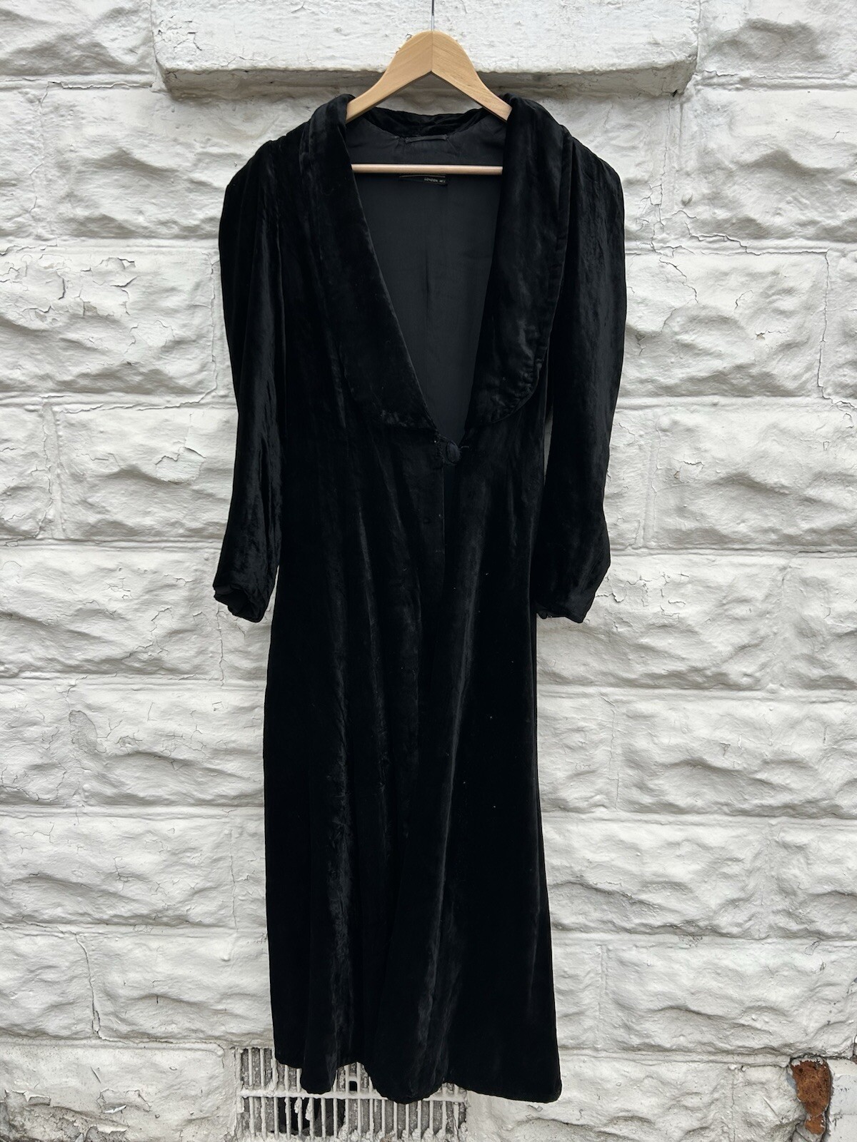 Vintage 1940’s Duster Women’s Black Velvet Long Goth Everyday