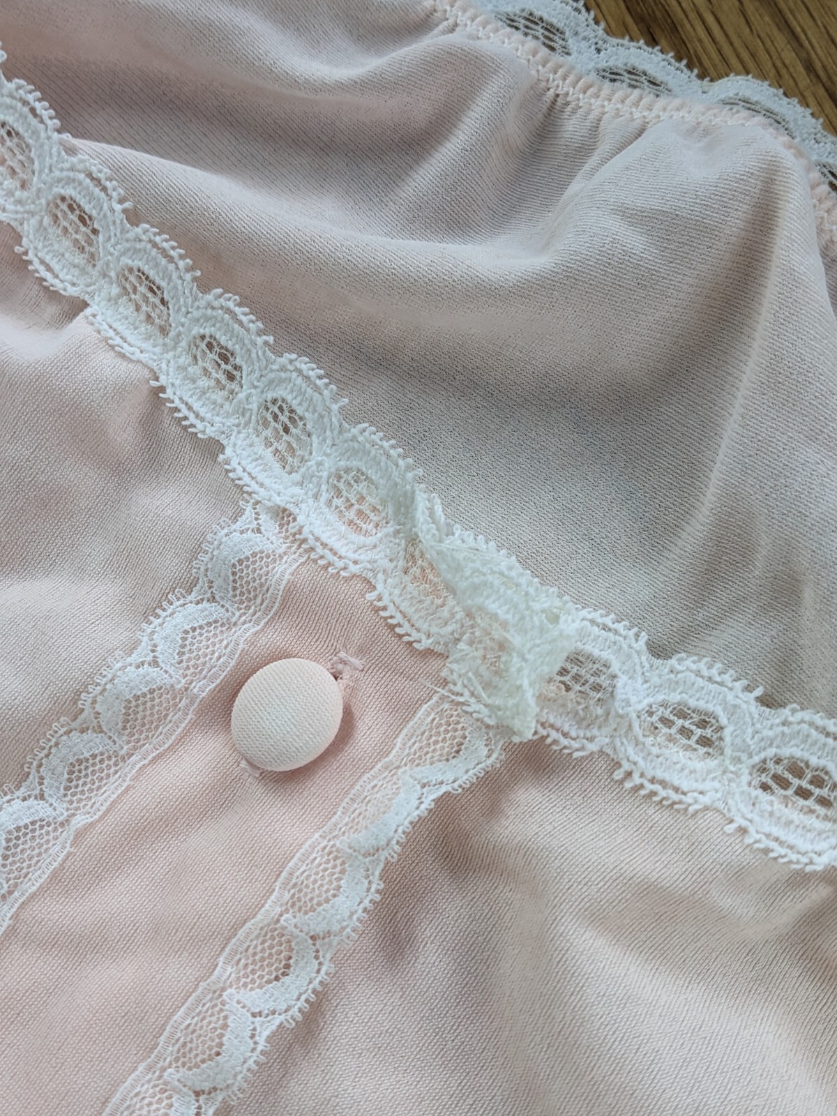Pockets!🪷VTG Miss Elaine S Pale Pink Lace Trim Nylon Nightgown Grandmacore Cozy
