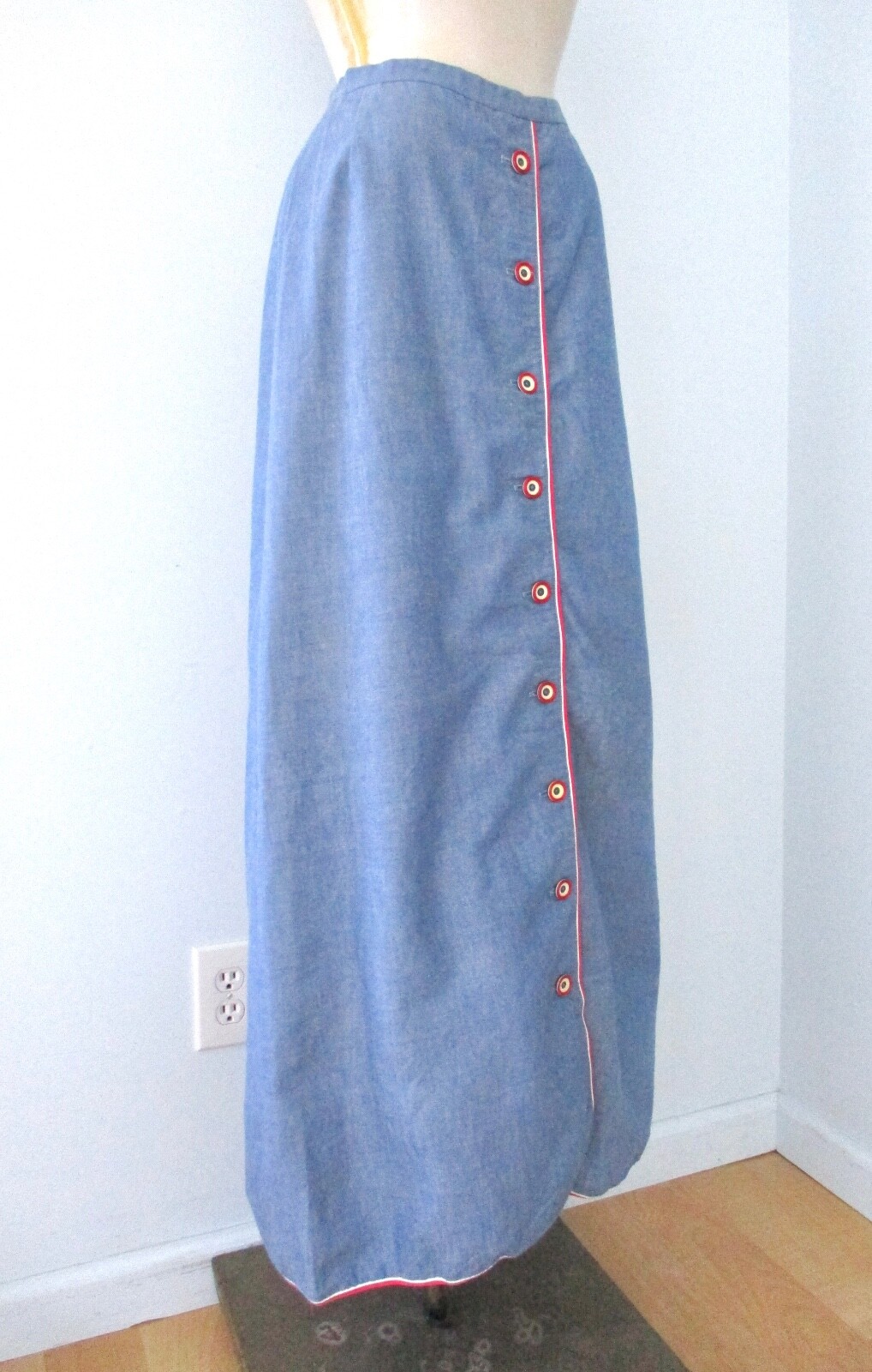 Vtg 60s 70s Mod Blue Chambray Denim Maxi Skirt Red White Bullseye Buttons 25 in.
