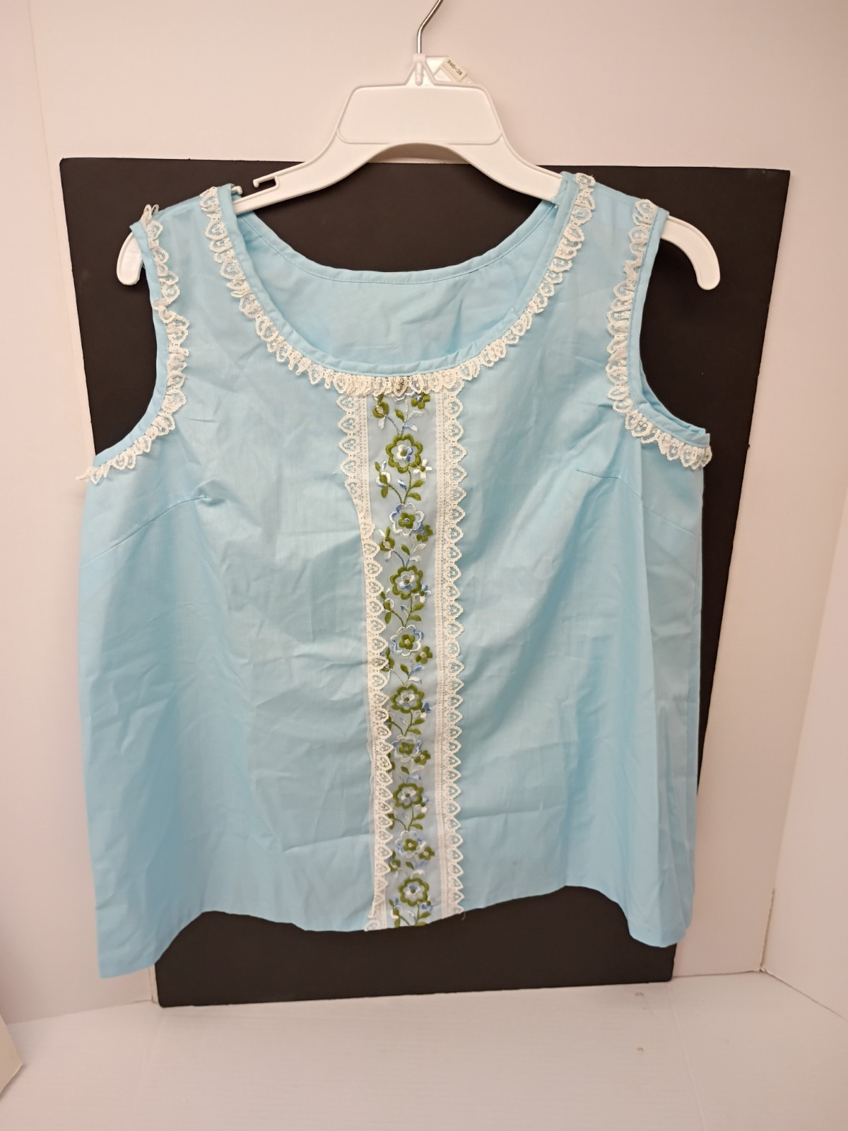 Women&rsquo;s Blue Nylon Floral Embroidered Lace Tank Top Scoop Neck M Made In USA VTG