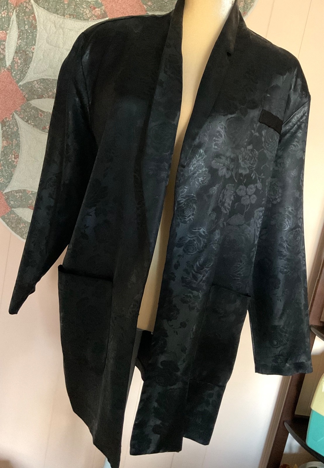 VTG MICHAEL BLAIR BLACK PROB SZ L LONG SILKY JACKET NO FABRIC/SIZE LABELS ILGWU