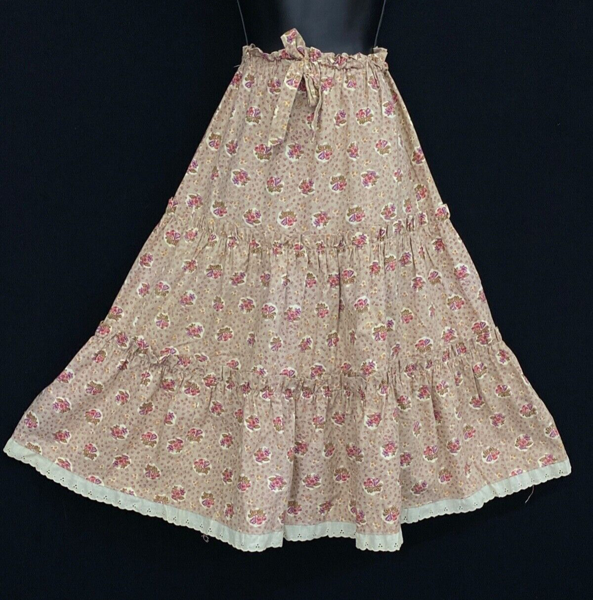 Vintage 1970s tan pink prairie skirt, boho floral mauve cotton white S M