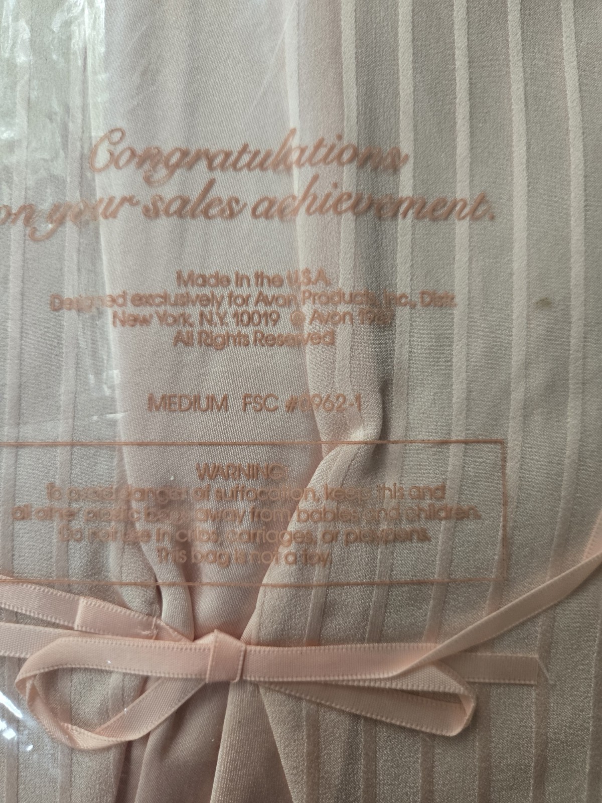 Old Stock 1987 Avon Sales Achievement Private World Peach Bed Robe Sz Medium
