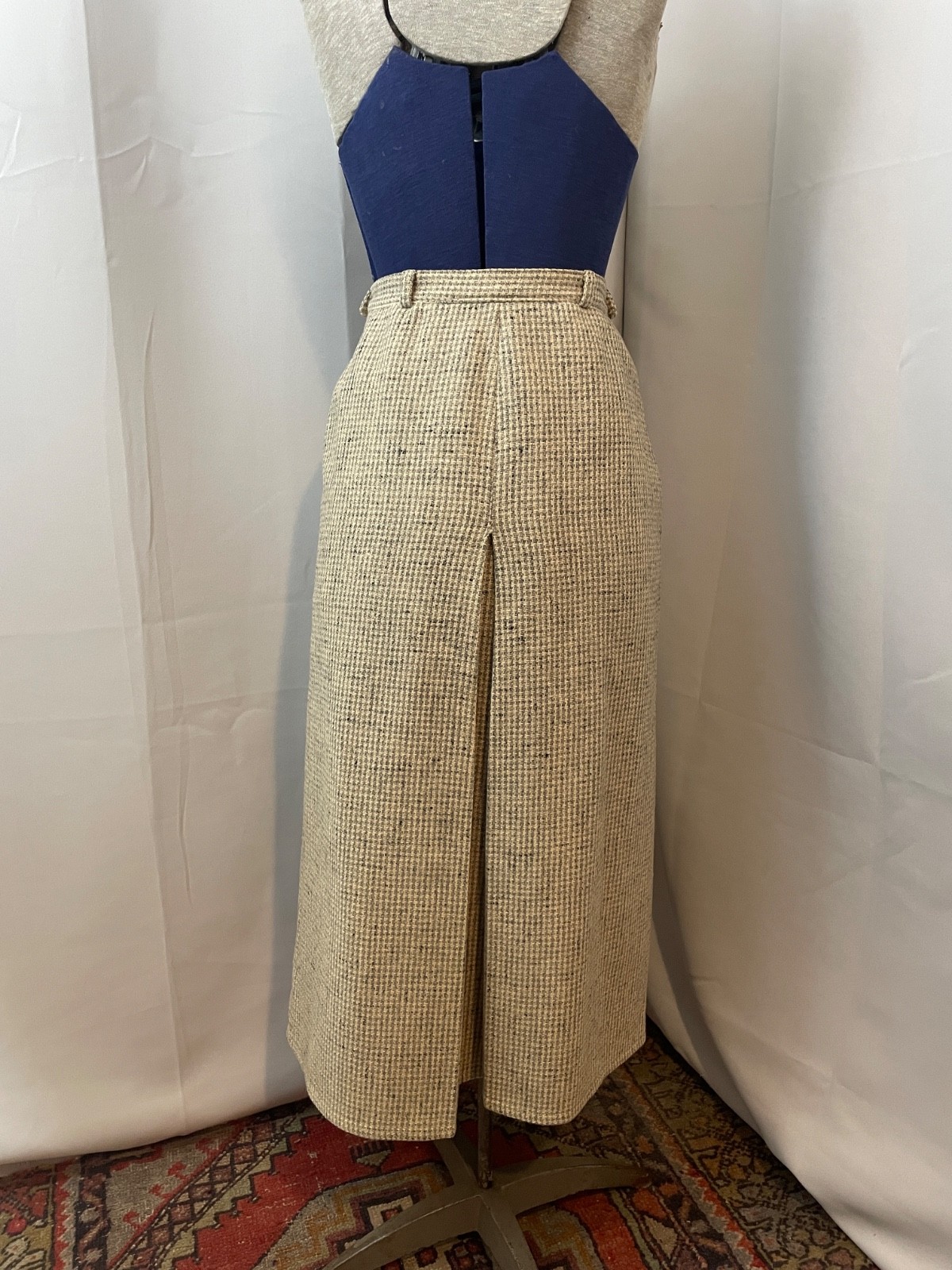 Harris Tweed Midi Skirt Tan and Cream Houndstooth 1940s Preppy Euro Vintage S