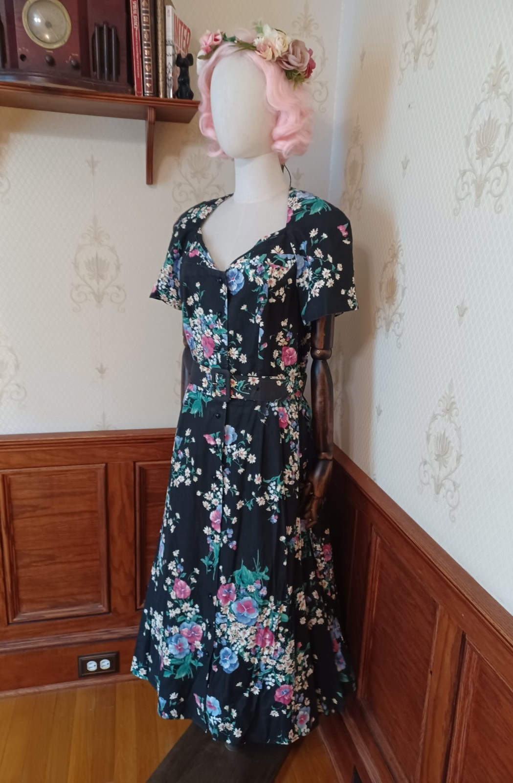 Vintage 1980s Carriage Court Black Floral Puff Sleeve Cottagecore Tea Dress