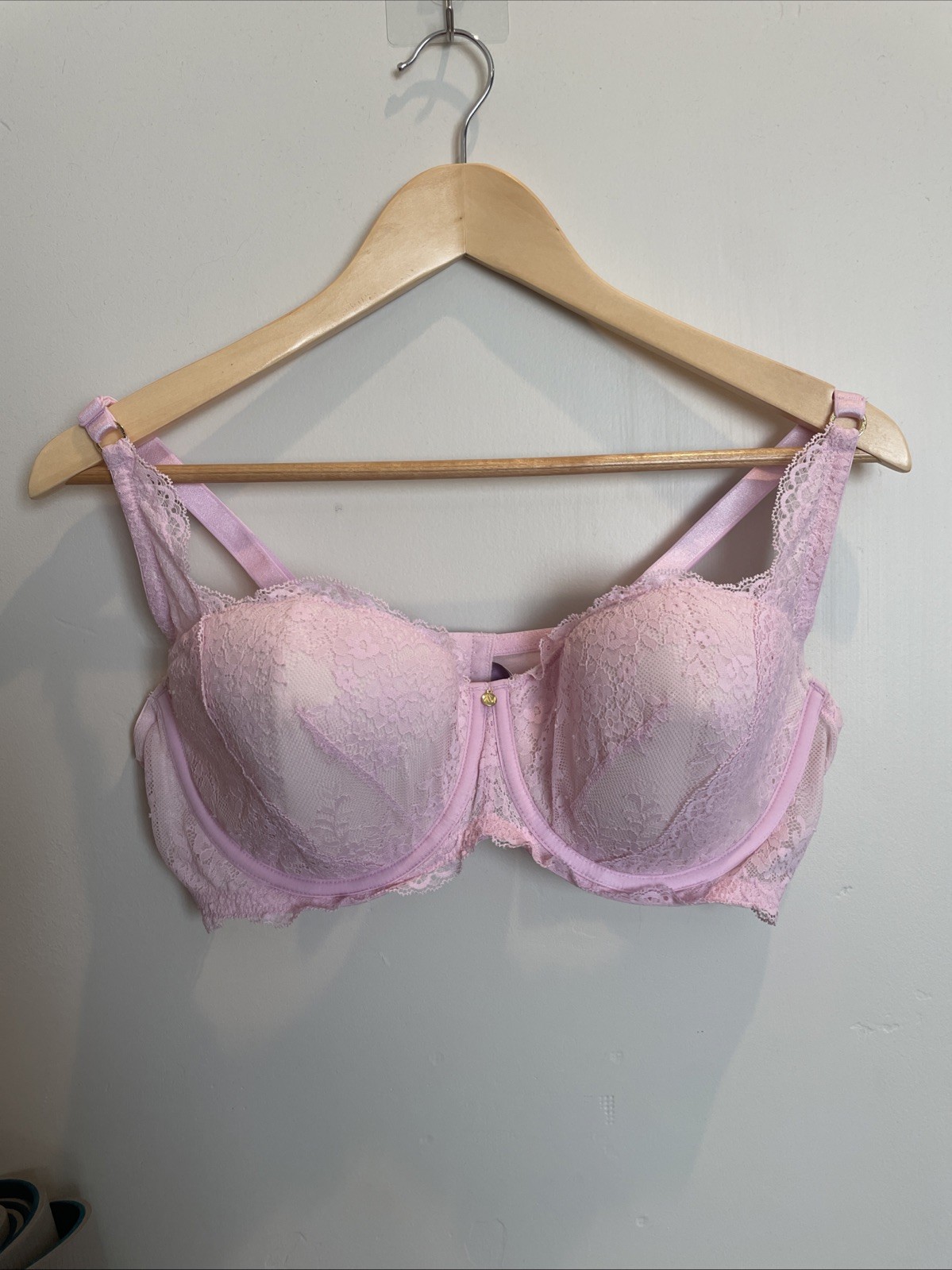 Adore Me Underwire Full Bra size 38DD Pink With Lace – Nice!