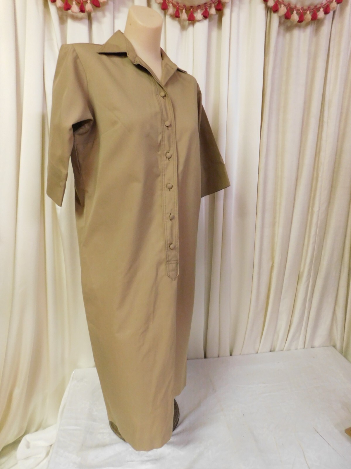 Vintage Khaki LADY BAYARD Size 11-12 Day Dress 60&rsquo;s 38&Prime;W )*
