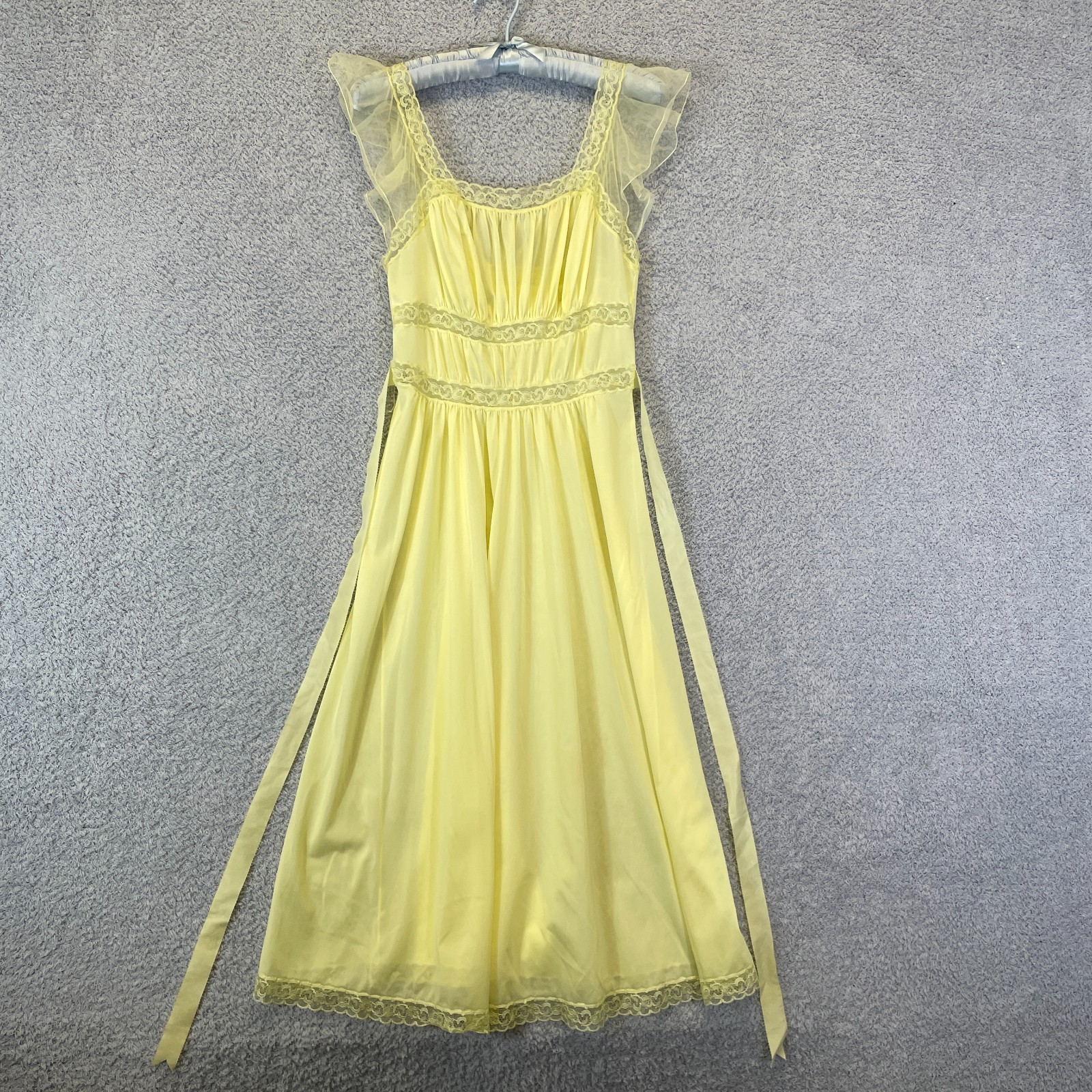Vintage 50s 60s Yellow Lace Babydoll Nightgown & Peignoir Set Vanity Fair Small