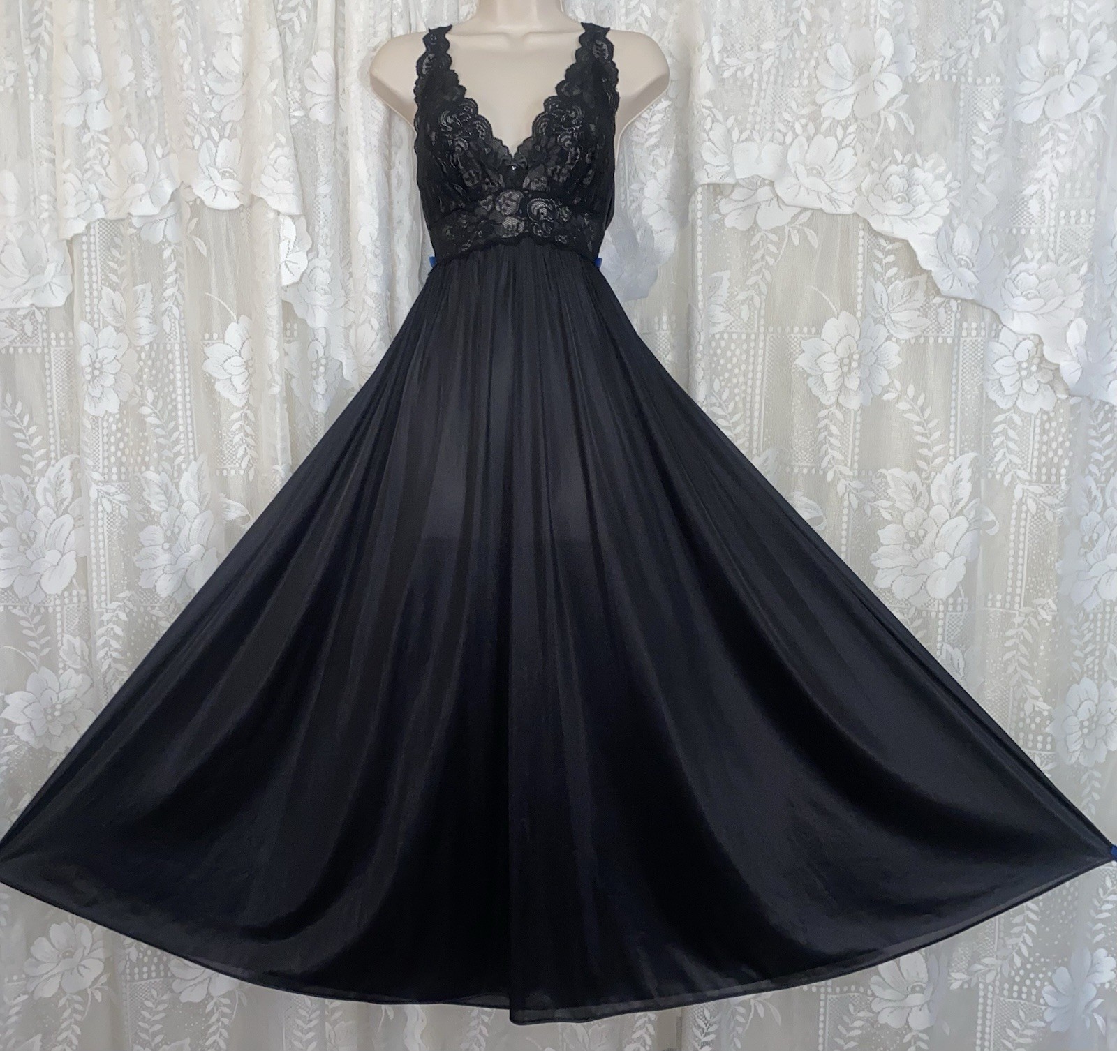 VTG NWT 1X Shadowline Black SILKY Nylon Peignoir Robe Nightgown Gown olga esque