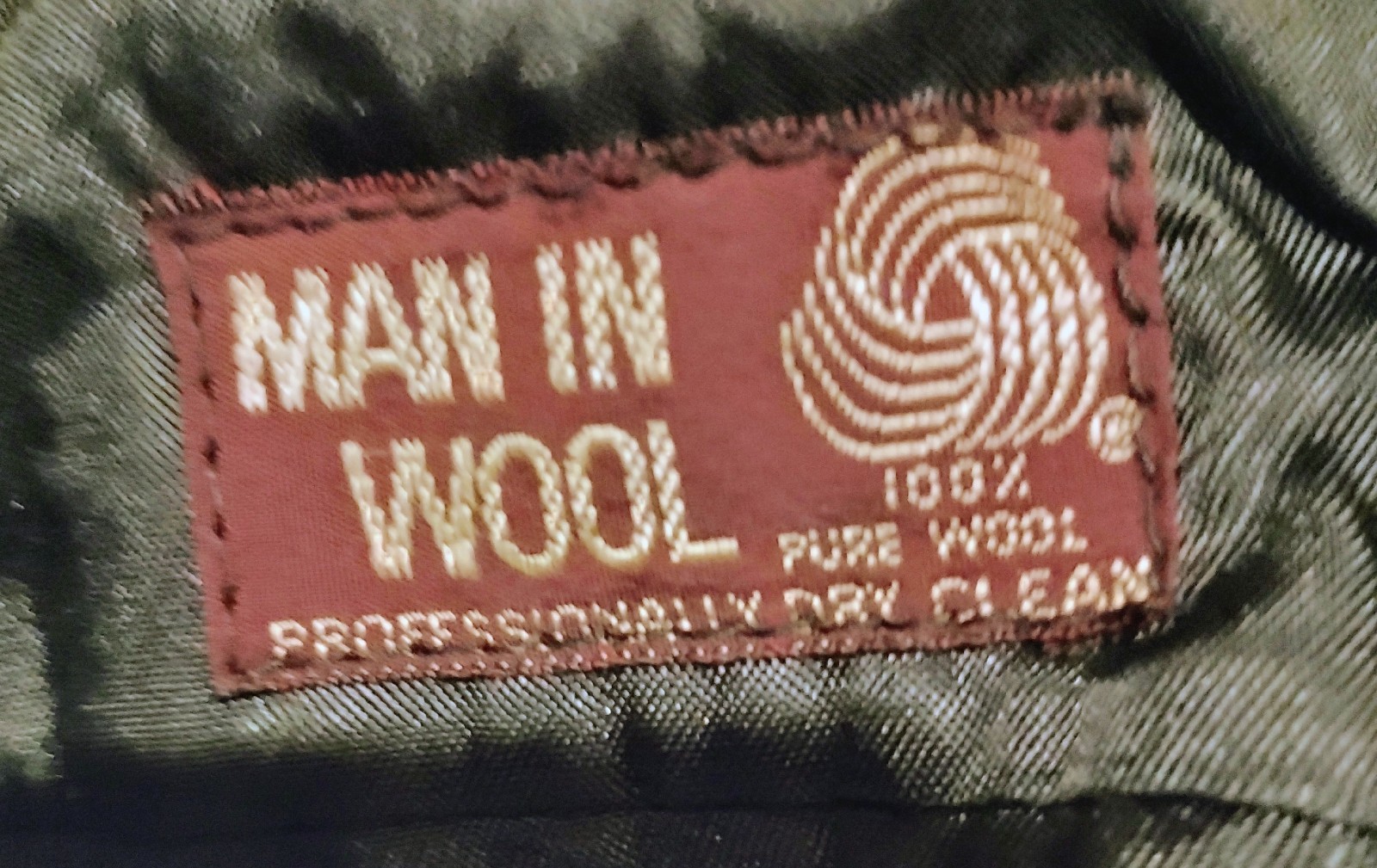 MAN IN WOOL-Black Men&rsquo;s Double Breasted Long Herringbone Wool Trench (Brazil) XL