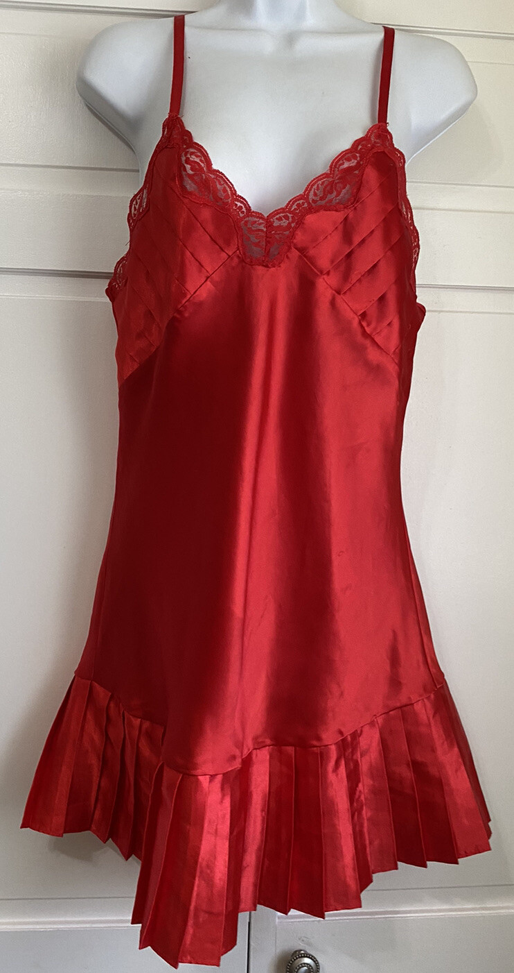 Vintage Lady Cameo Dallas Red Satin Chemise Lingerie Nightgown Small