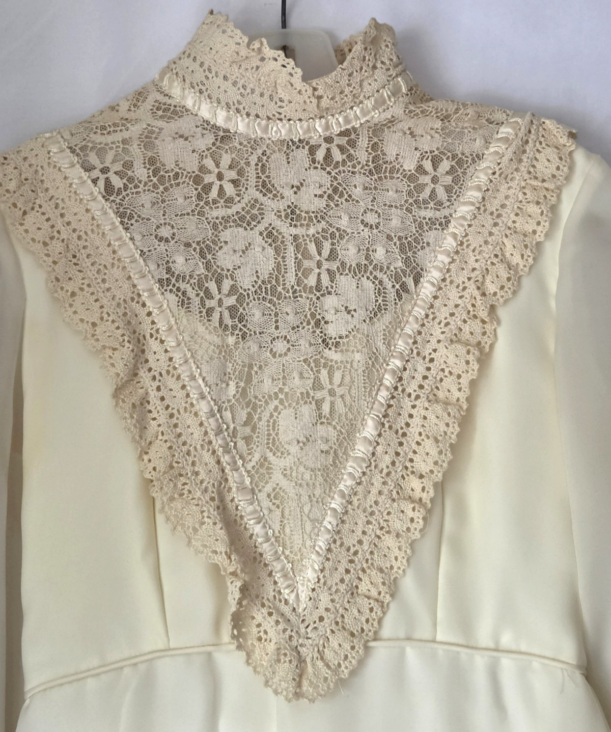 Vintage Ivory Union Label Wedding Dress With Juliette Cap Veil Ecru Lace Size 8
