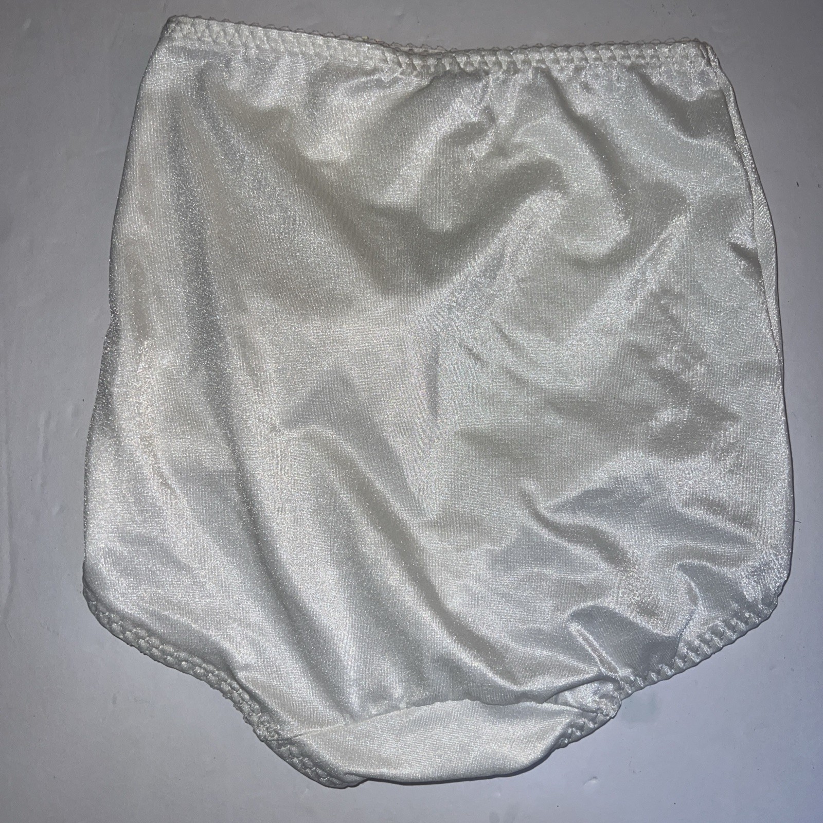 Adonna Light Control Soft Skins Lace Trim Nylon Granny Panties Small NWT Satin
