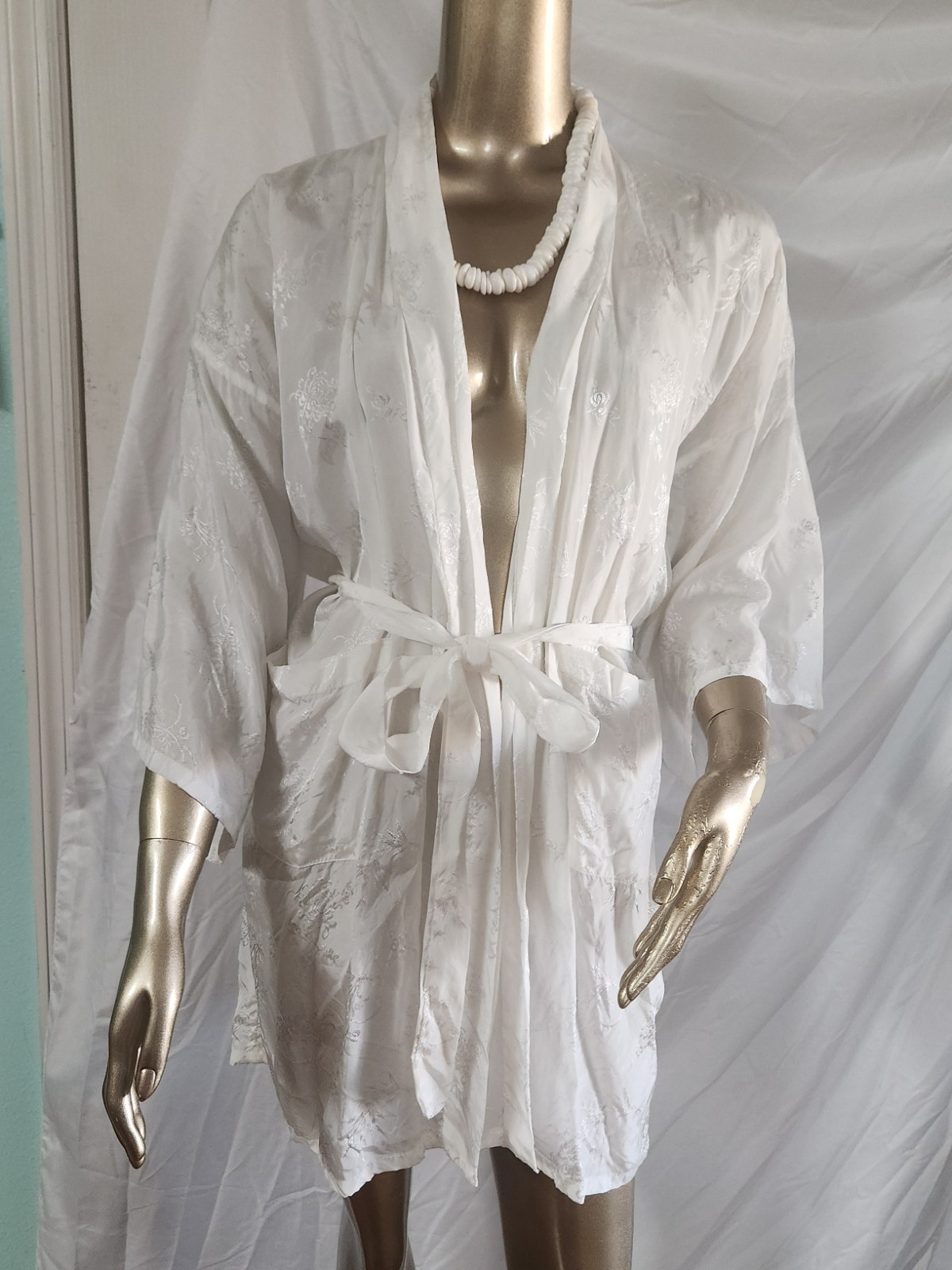 VTG GOLDEN BEES Embroidered Tea House Satin Rayon Kimono Robe SzL See Flaws