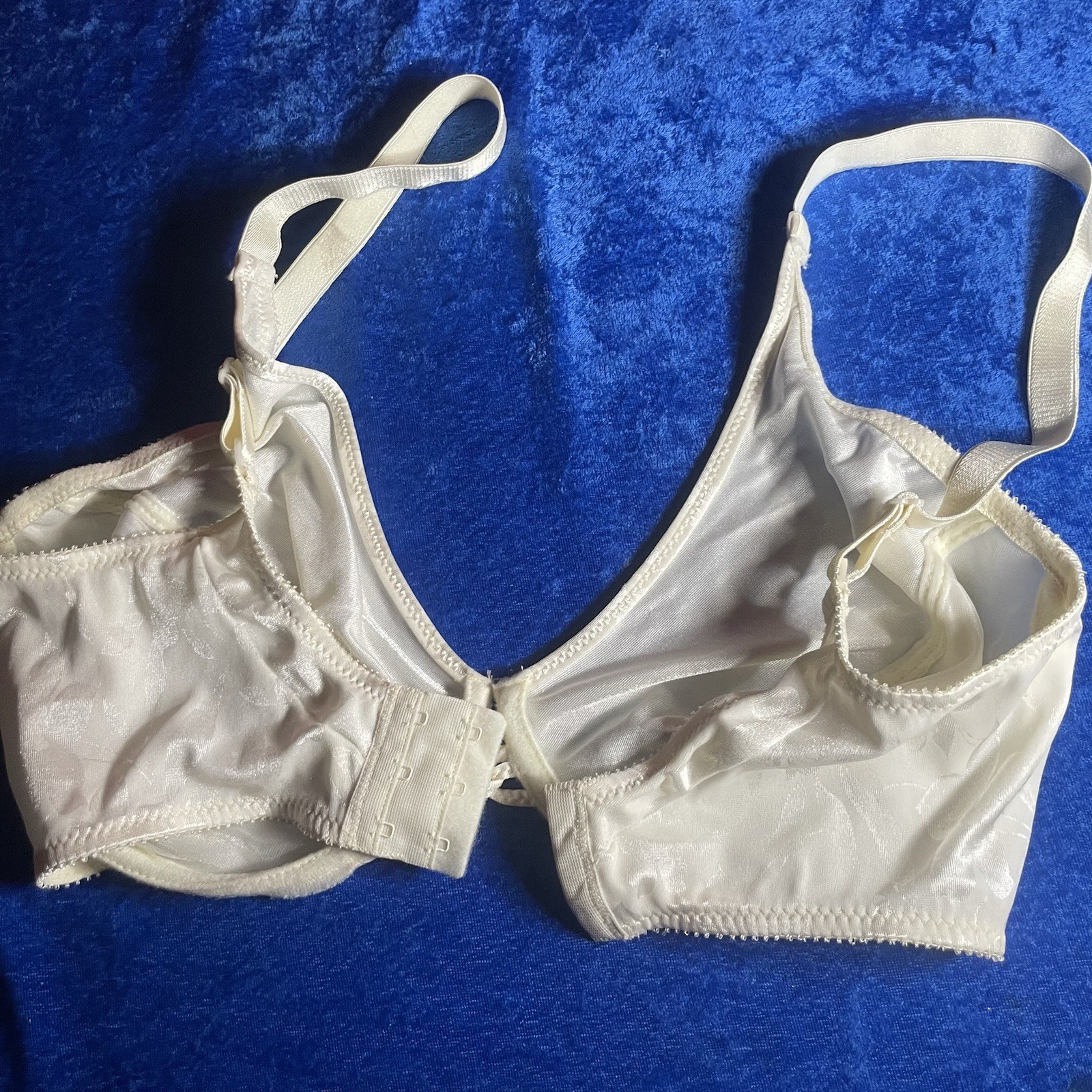 Vintage M Collection Maidenform Bra 40dd Underwire Shiny White