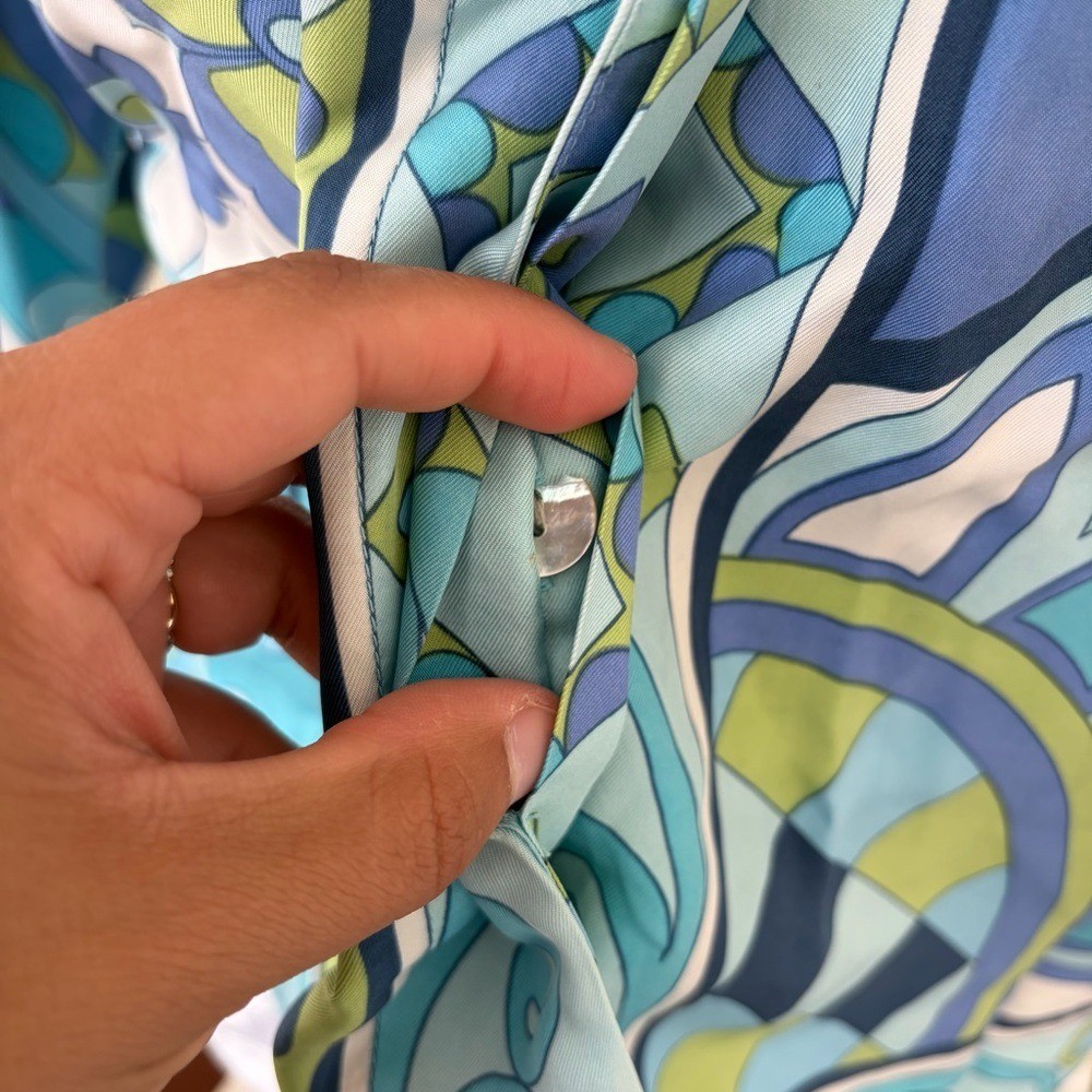 Petite Sophisticate 100% Silk Blouse Psychedelic Print Vintage Petite Size 4