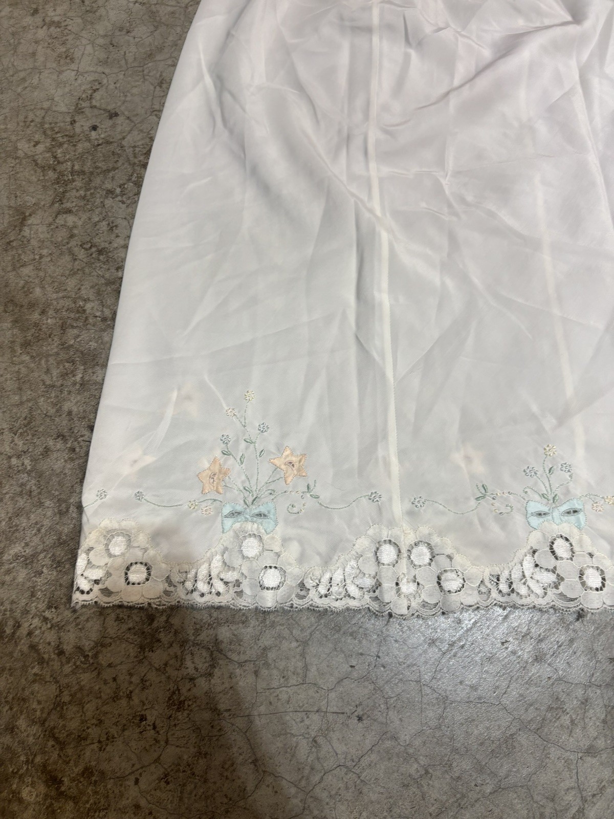 Vintage 1960-70s white Odette Barsa leaf hand embroidered fairycore slip skirt