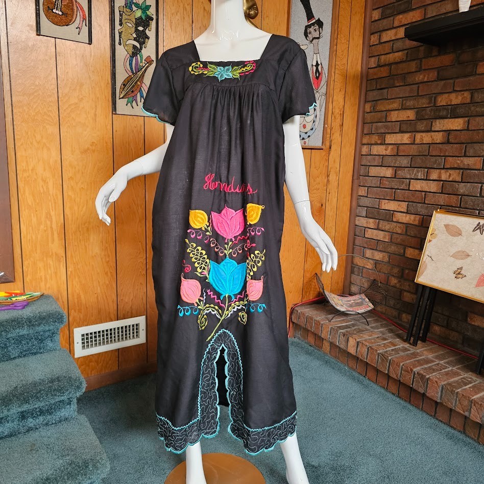 Vtg 80s Honduras Embroidered Floral Caftan Muumuu Ethnic Peasant Dress M/L/XL