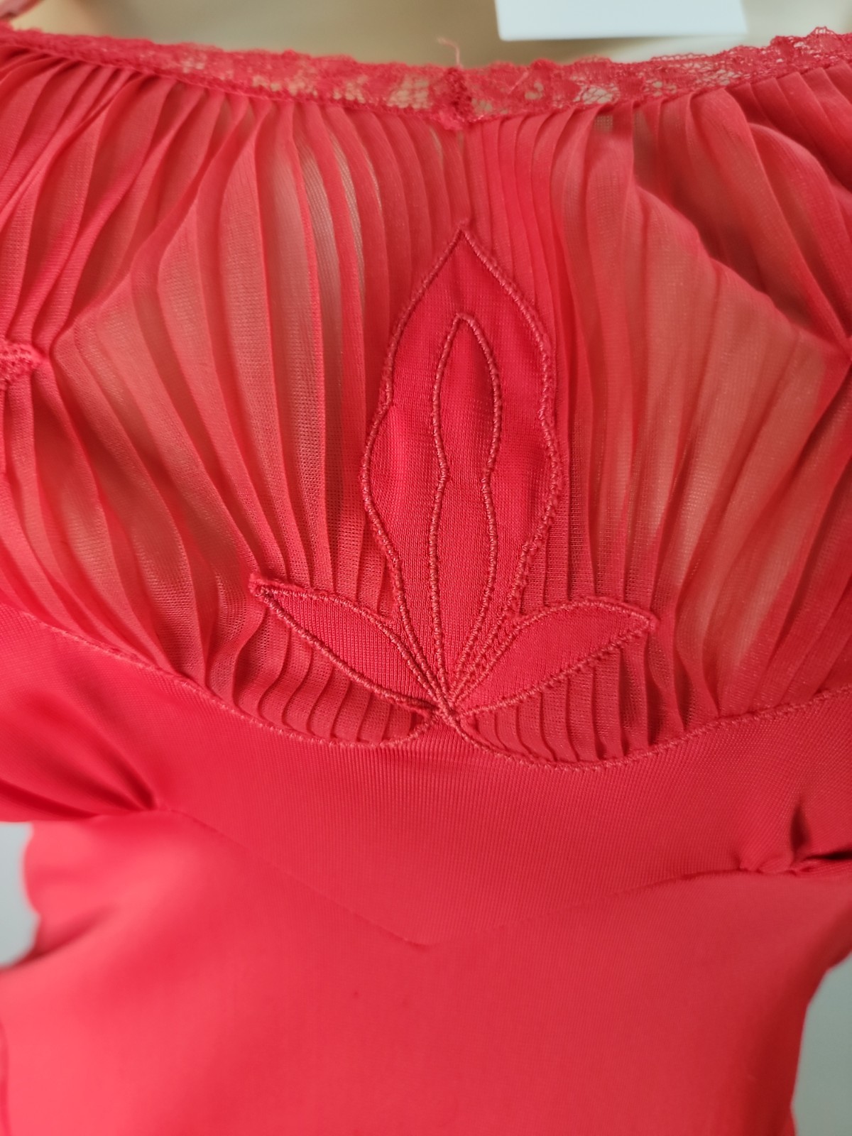 Vintage Charmode Tricot Nylon Red Full Slip Lace detail pleats Size 34