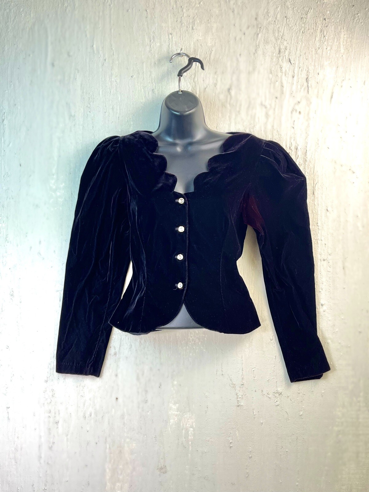 VTG Cachet Bari Women’s Size 6 Protas Blouse Blazer Velour Red Black Victorian