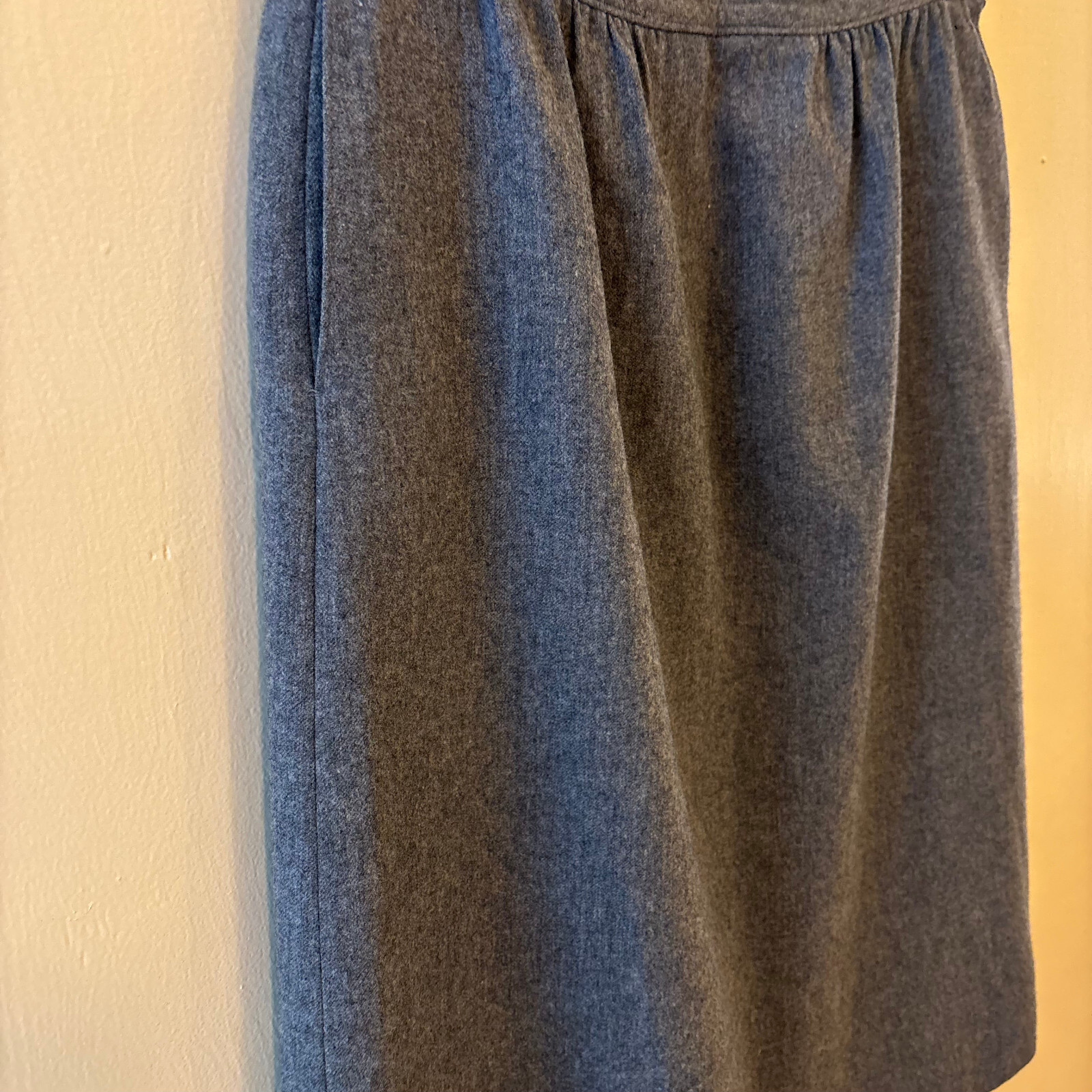 Vintage Pendleton 1990s Size 14 100% Wool Gray Skirt 28 Inches Made in USA Lined