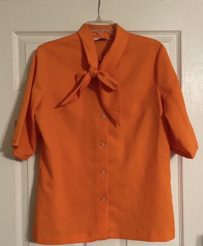 Vintage Douglas Marc Blouse Womens M/L Orange Pussy Bow Pearlized Buttons