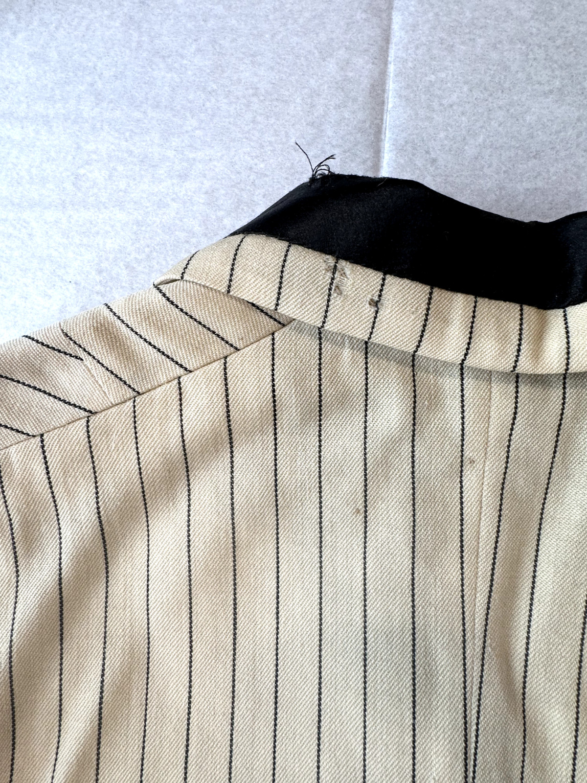 Edwardian Titanic White Wool Pinstripe Women&rsquo;s Walking Suit Jacket & Skirt 1910s
