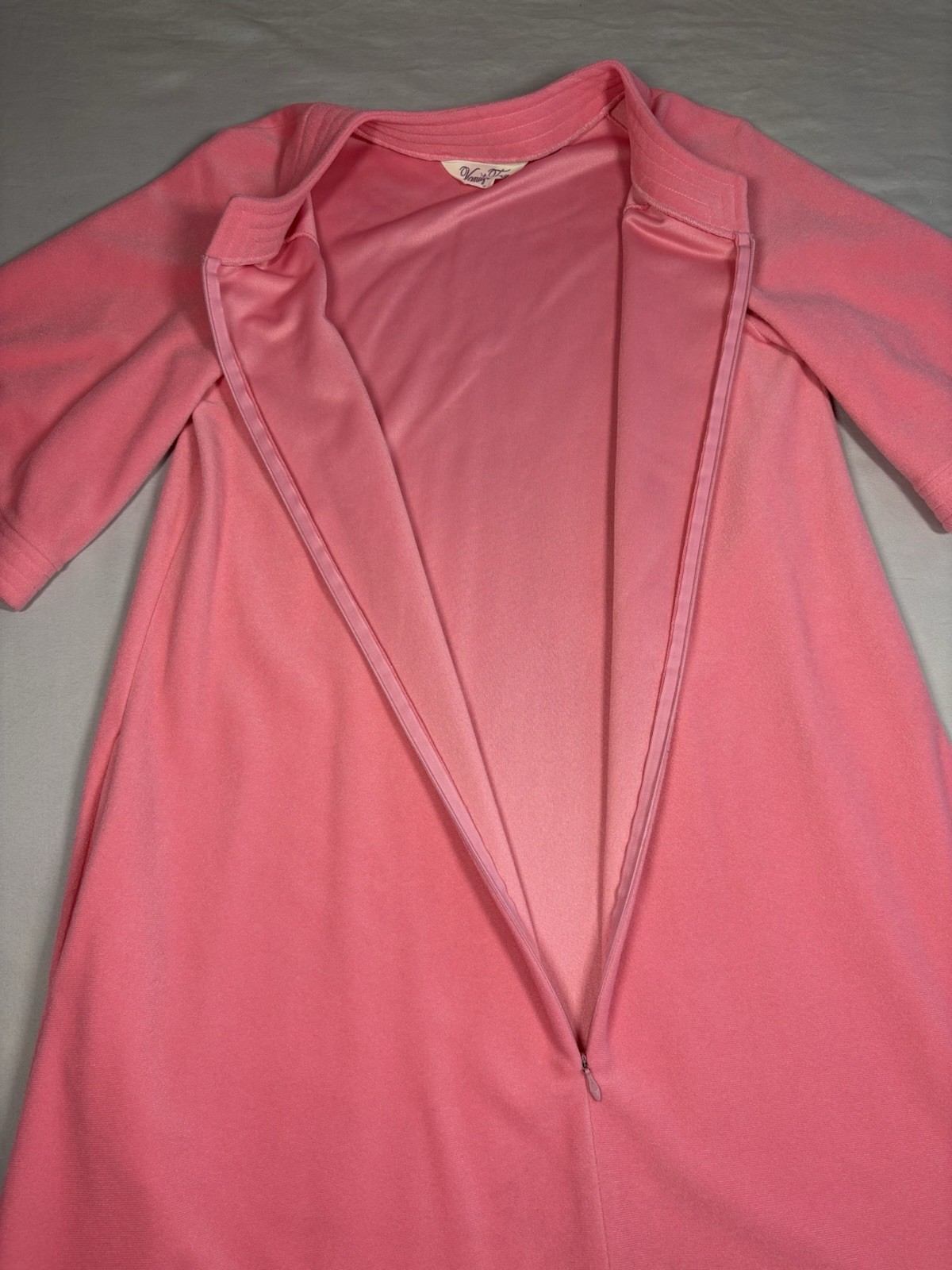 1970s Vanity Fair Velvet Fleece Pink House Coat Vintage Robe Long Women’s M USA