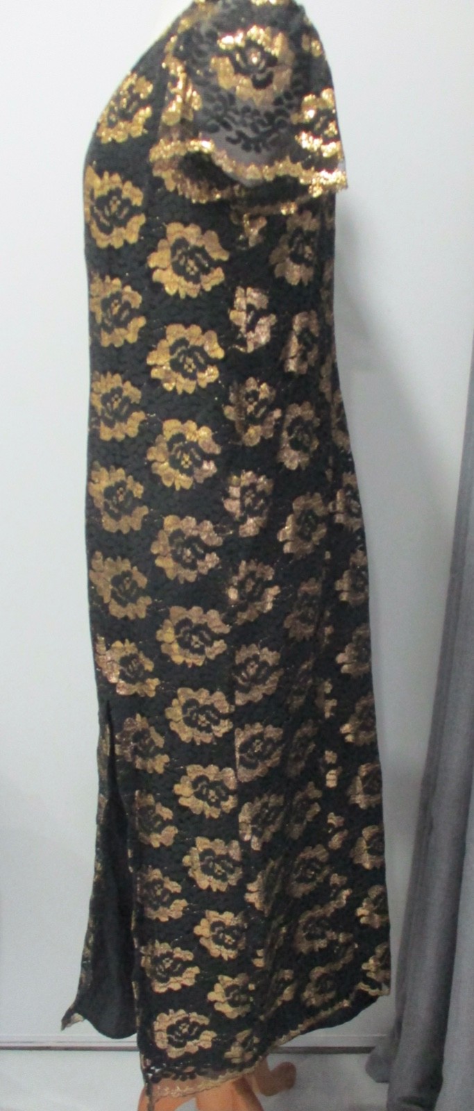 GORGEOUS VINTAGE DRESS 100% POLYESTER IN FLORAL LACE PRINT BLACK & GOLD X-LARGE!