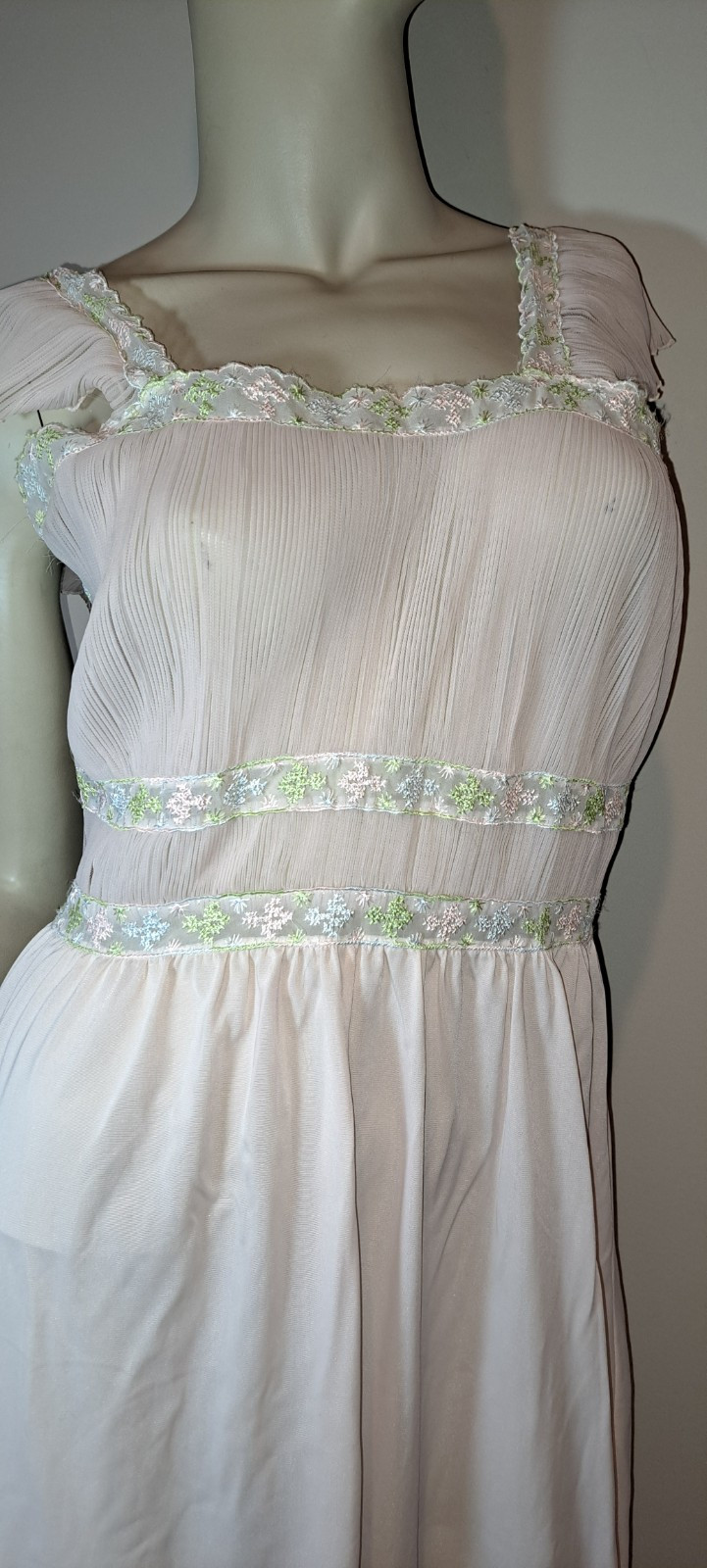 Vtg Feminine Sexy Laros Nightgown 34 M Pink Crystal Pleated Euc Dainty Lingerie