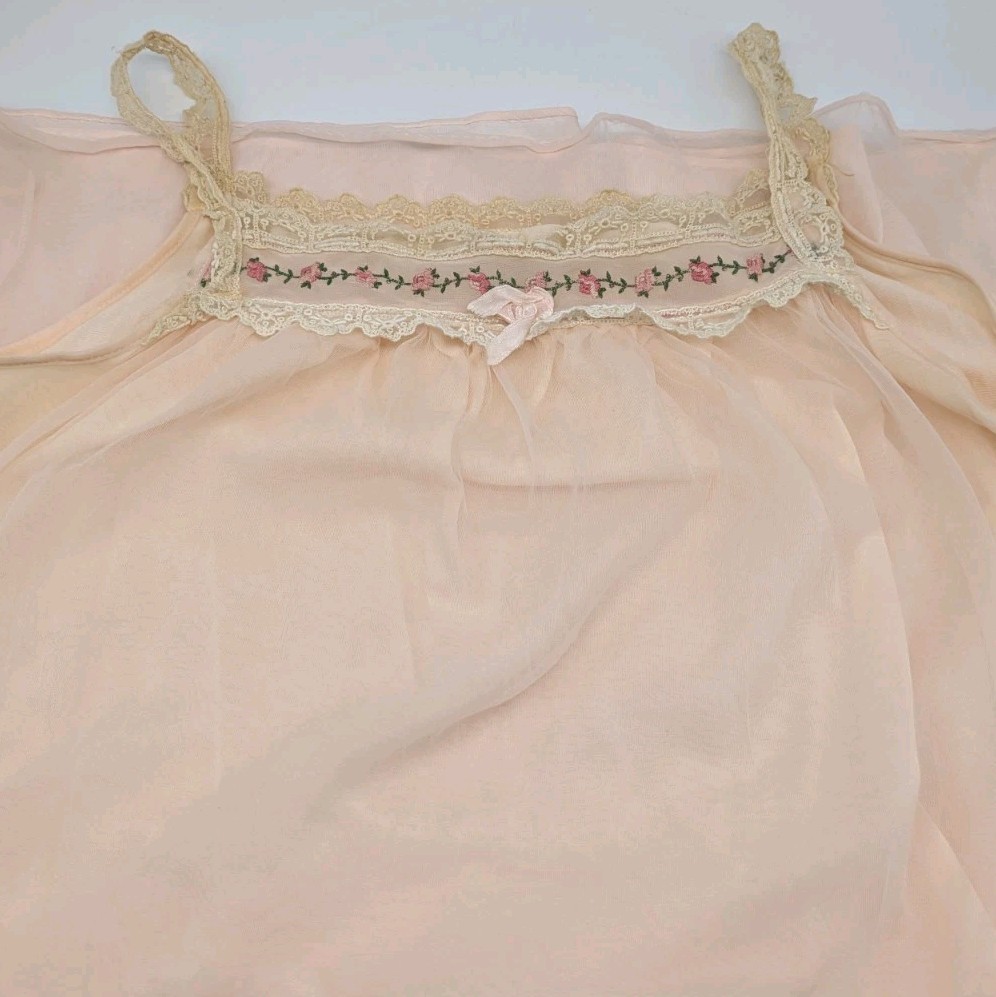 Vintage Aristocracy Multi-layer Nylon 1960s &rsquo;90 Pink Small Floral Embroidery