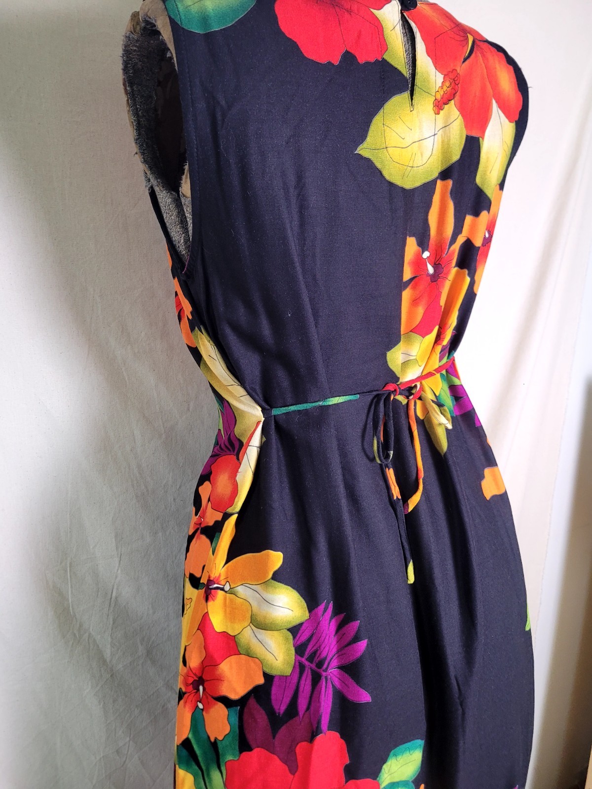 Vintage 80s 90s Black Floral Bright Hawaii Midi Dress Tie Back Shift M/L Beaded