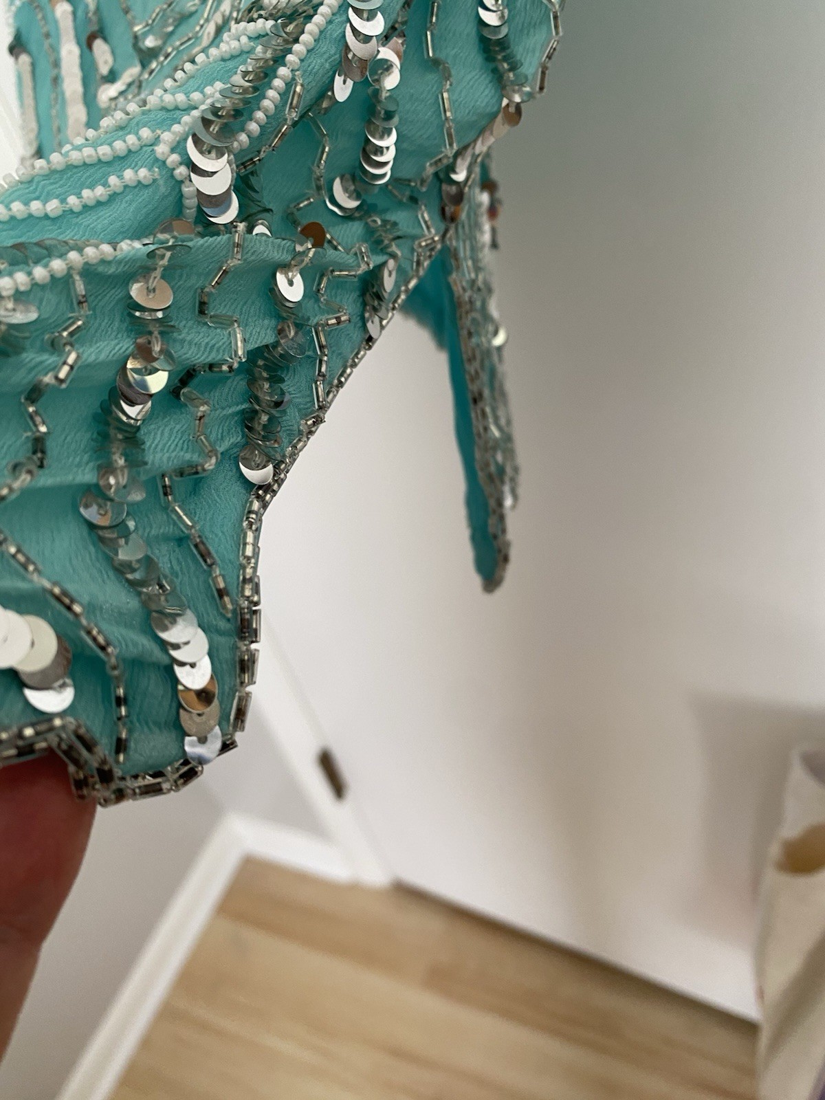 100 % Silk Sequin /Pearl Chains Top Size Medium. Perfect Shape