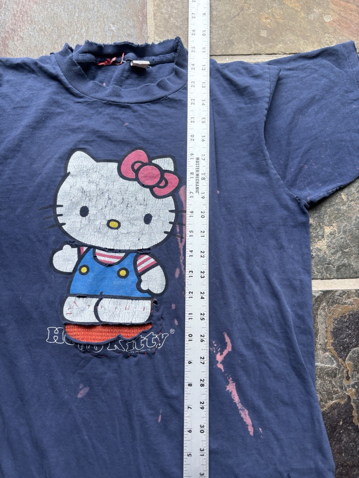 VTG 1996 Thrashed Rare HELLO KITTY Tee.single Stitch.m/L. Made USA.unisex