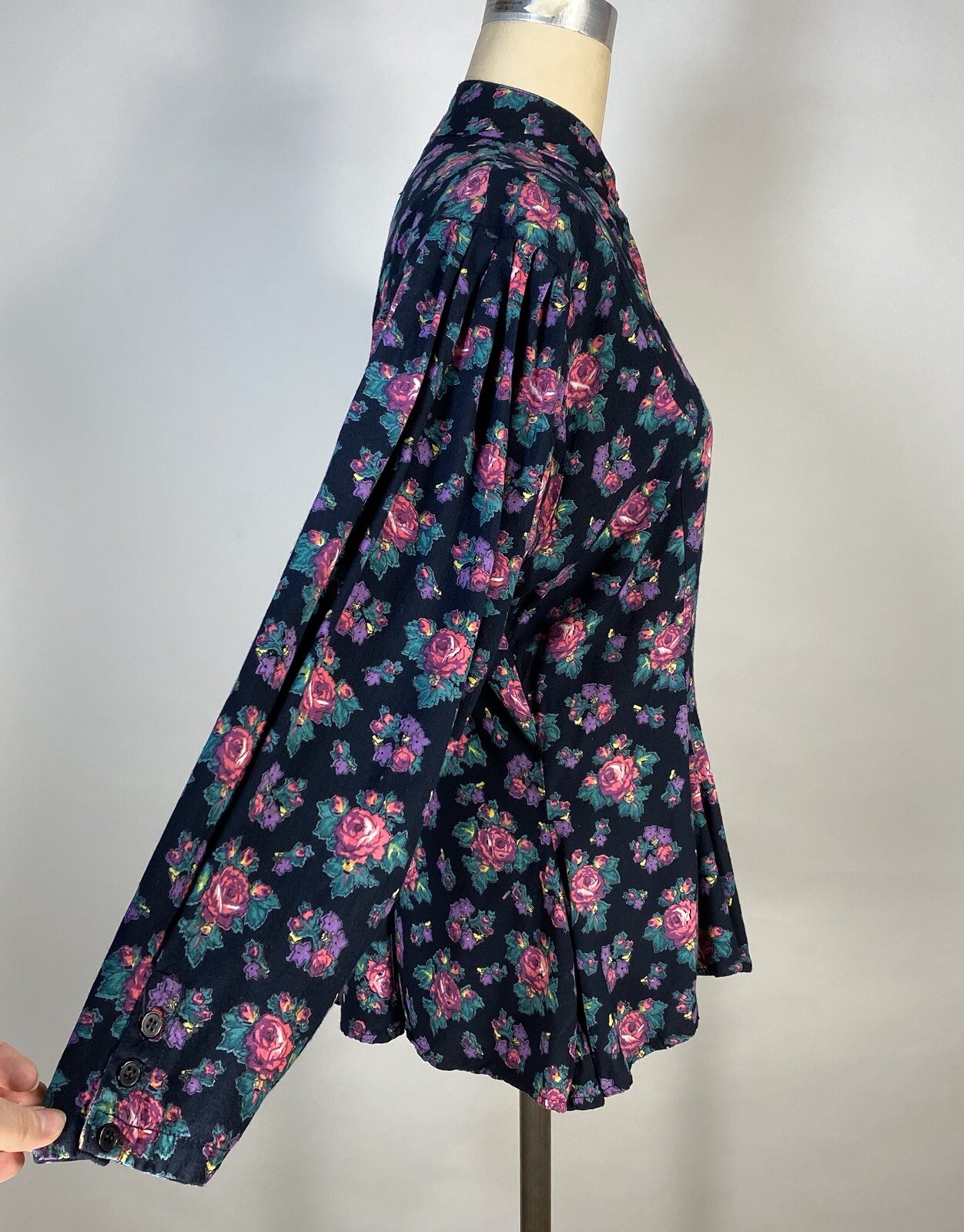 Vintage 1980s-does-VICTORIAN style floral rayon blouse with mutton sleeves PHOOL