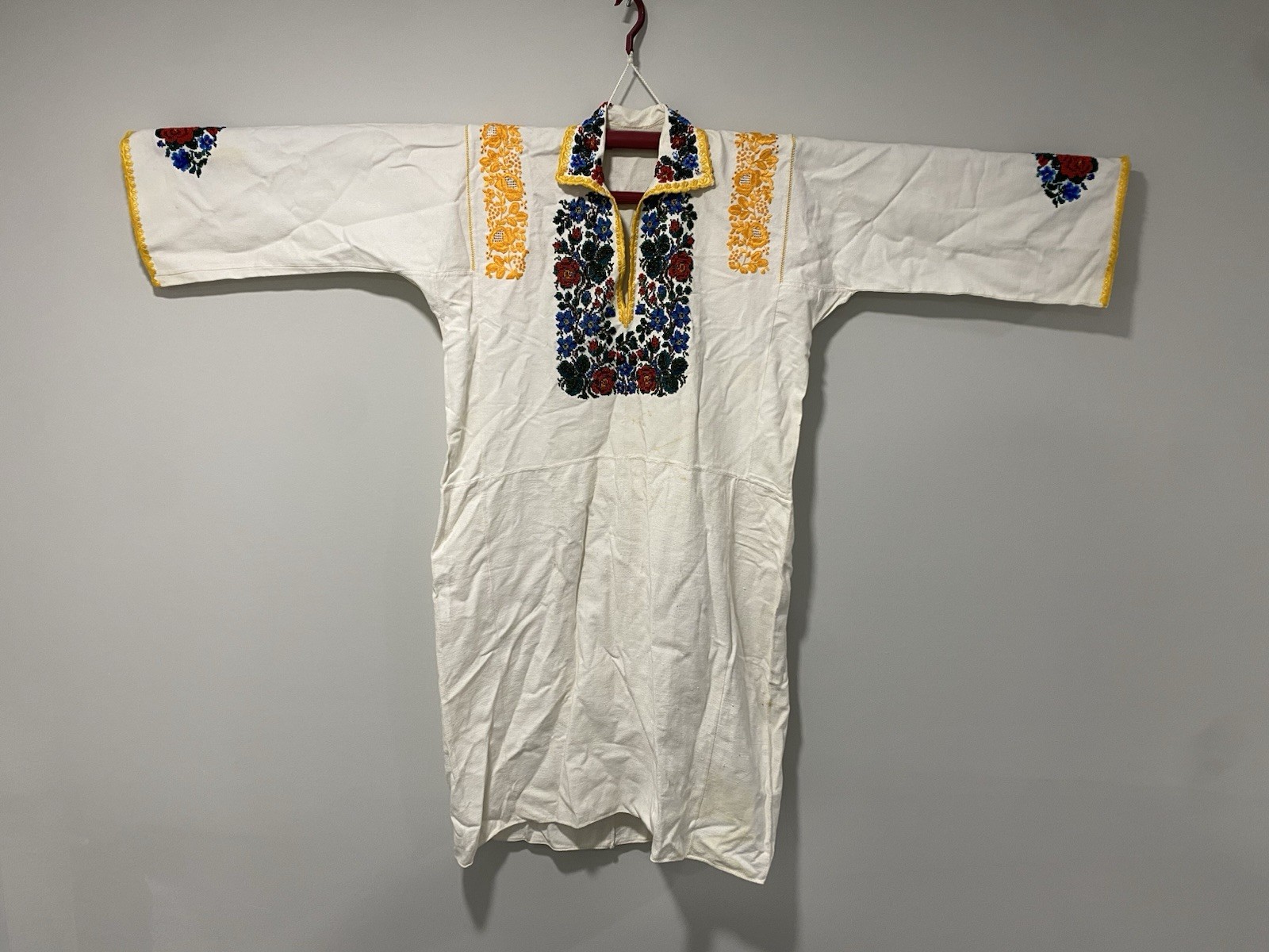 Vintage Hand Embroidered Beaded Folk Dress Robe White Floral Yellow Trim