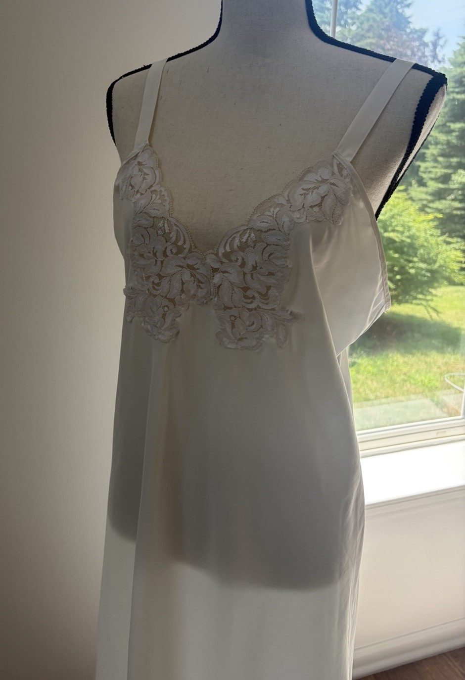 Val Mode Lingerie White Polyester Slip Nightgown M Whimsical Feminine