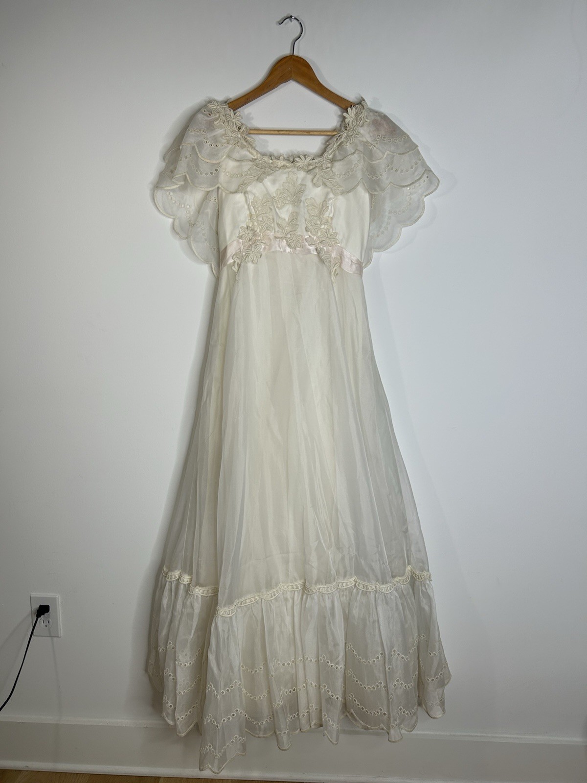 Vintage 1970’s Dress Women’s White Prairie Tutu Gown Prom Fit Flare Party