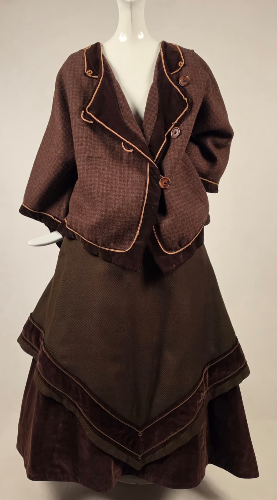 LG SIZE EARLY EDWARDIAN CHECK WOOL WALKING SUIT W VELVET + SOUTACHE CORD DETAIL