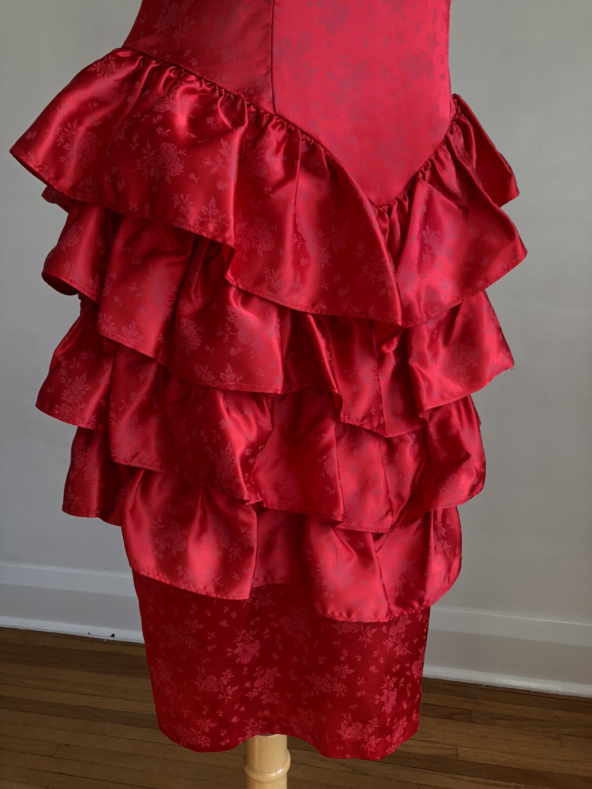 STUNNING VTG Red Silky Satin Ruffles Cap Sleeve Peplum Dress SZ 5/6