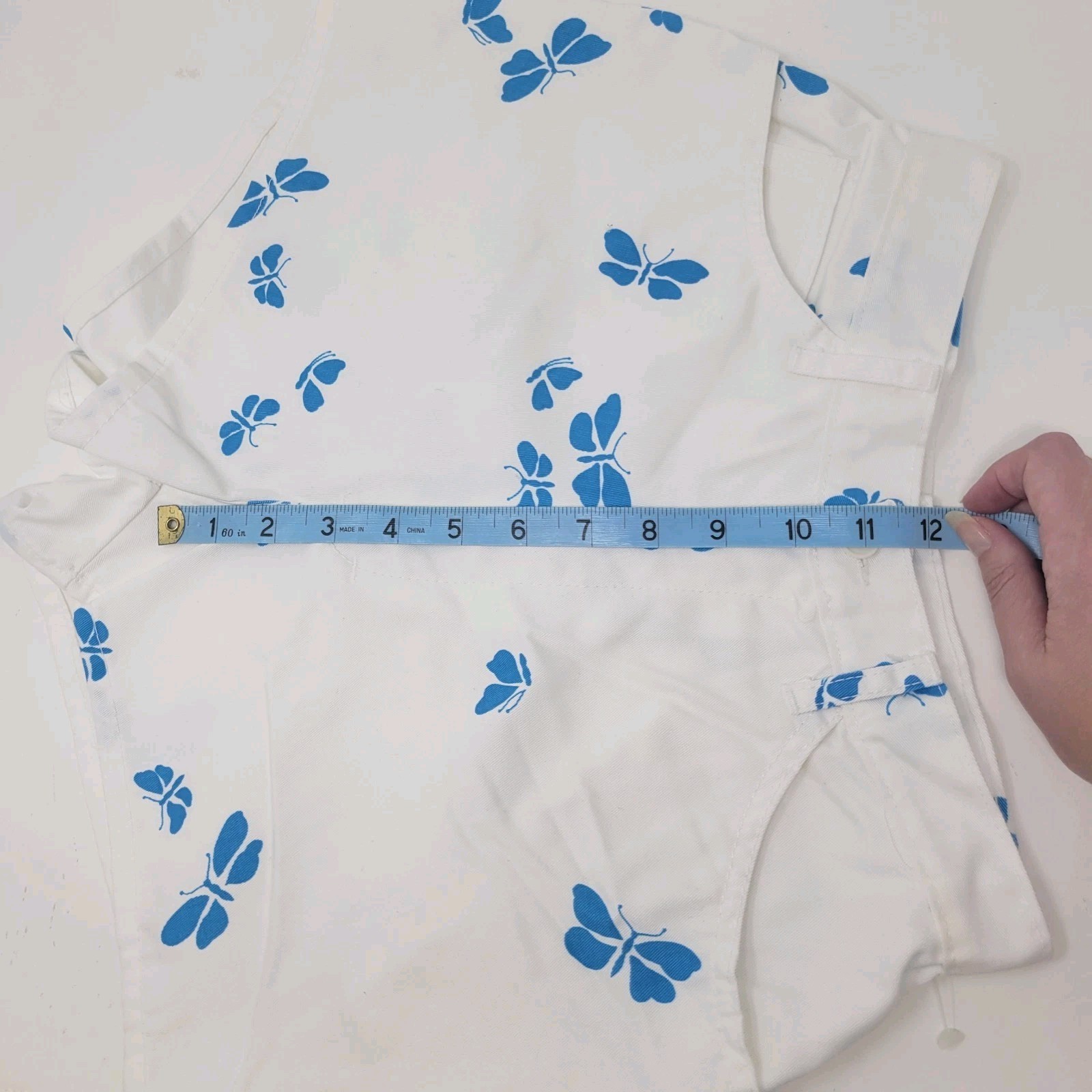 Vintage 70s 80s Butterfly Print Shorts Womens Hong Kong White Blue 25&Prime; Waist