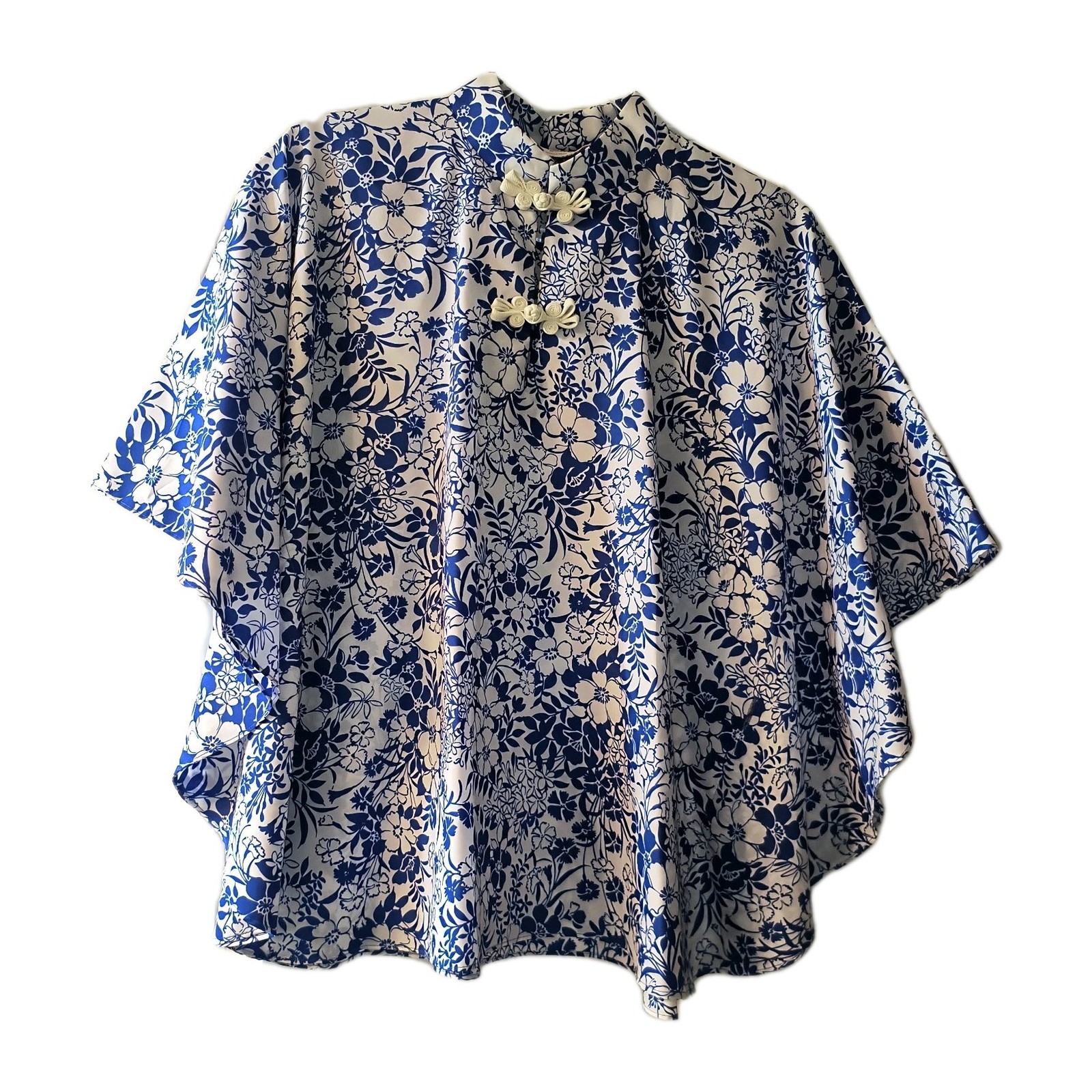 Authentic Vintage Honolulu Hawaii Top Chinoiserie Blue White Frog Closure