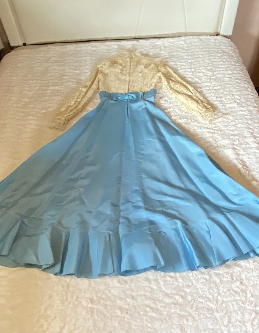 VTG Victorian Cottagecore Bridgerton Blue & Cream Lace & Ruffle Dress SZ XS 0-2