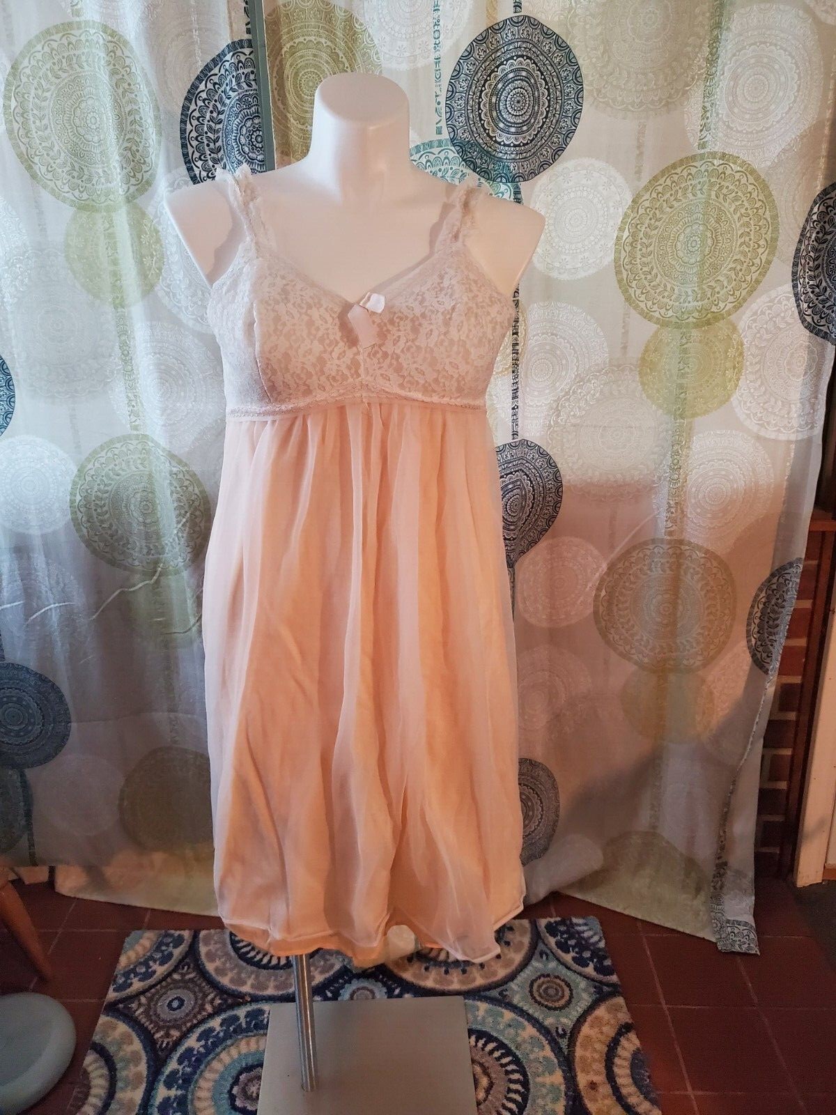 Vintage Peach / Cream Colored Nightie – Unbranded – EU 40 = US M/L