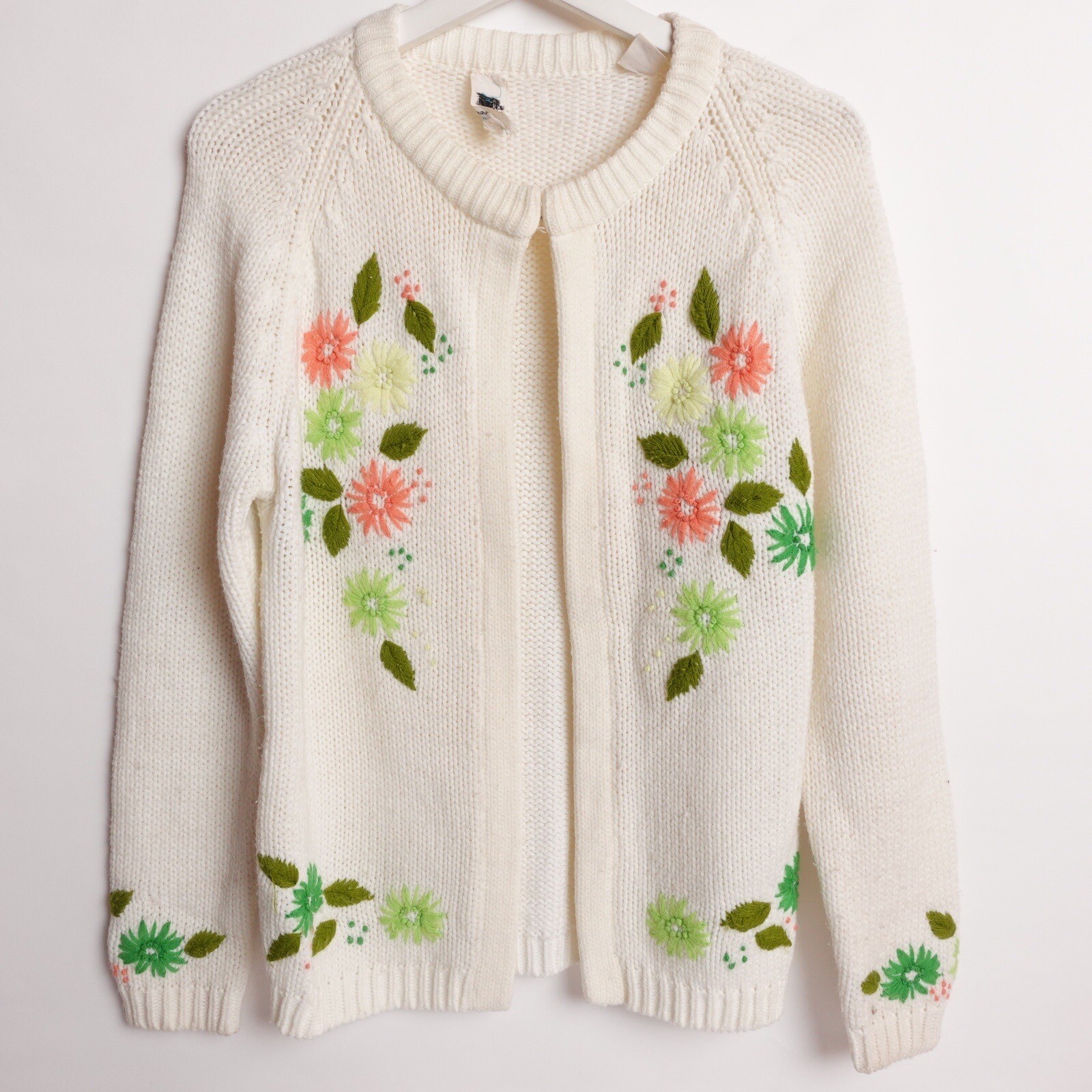Vintage 70s Women&rsquo;s Miss Holly Floral Knit Embroidered Cardigan Sweater Medium