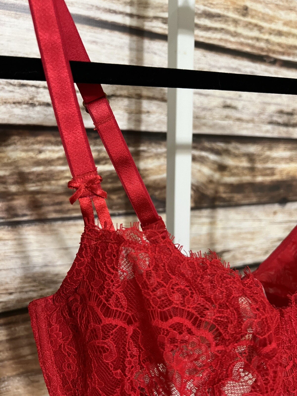 Victoria&rsquo;s Secret 38DD Deep Red Lace Pushup Underwire Bra Unpadded Lingerie
