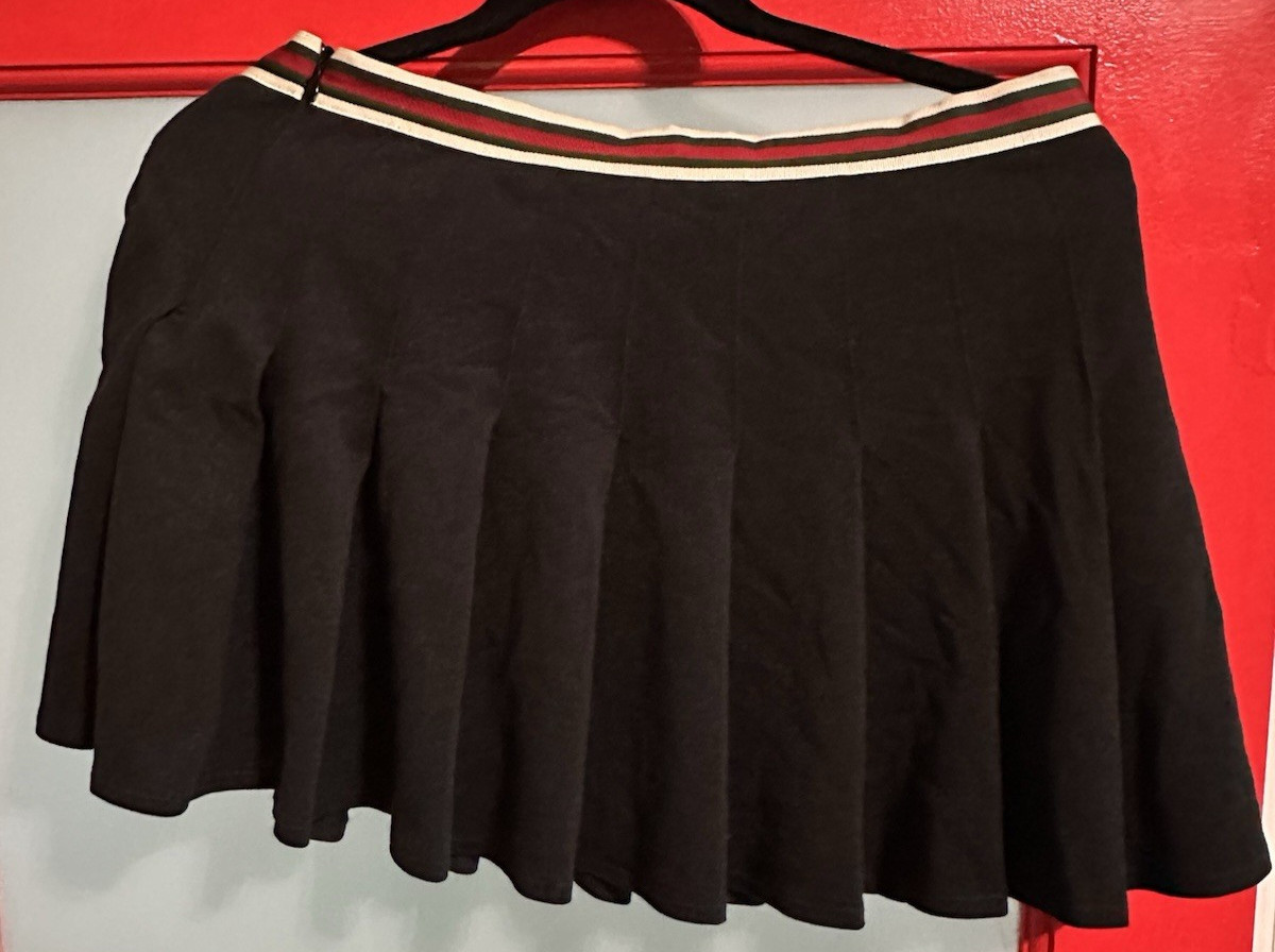 Vintage 2005 Authentic Gucci crest Logo pleated mini skirt