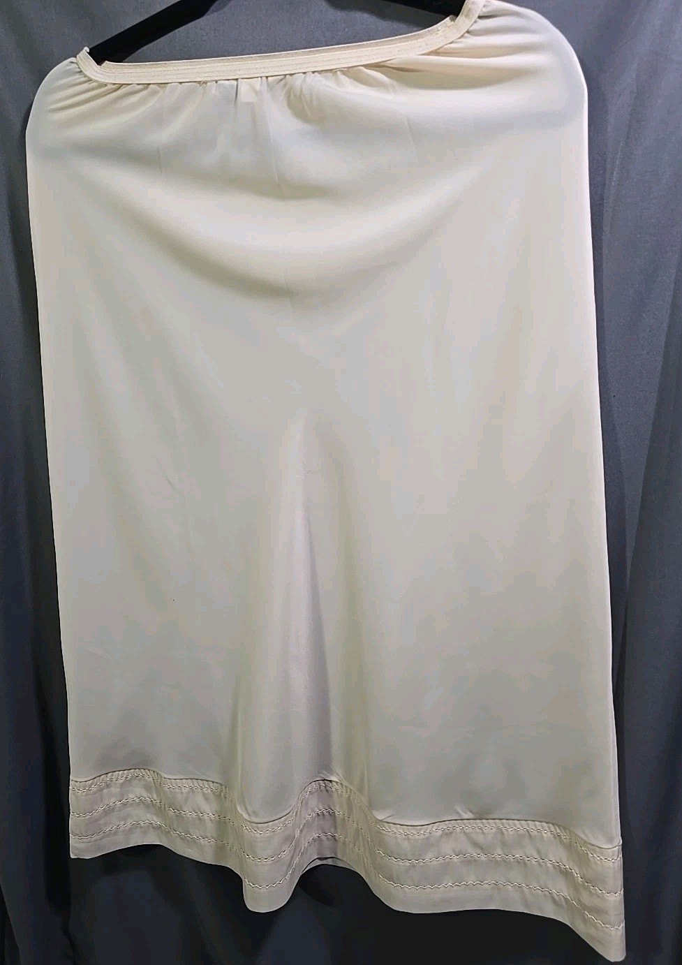 Slippery Smooth Vintage Half Slip Lady Lynne Waist 26&Prime;-32&Prime; Length 34&Prime; Ivory