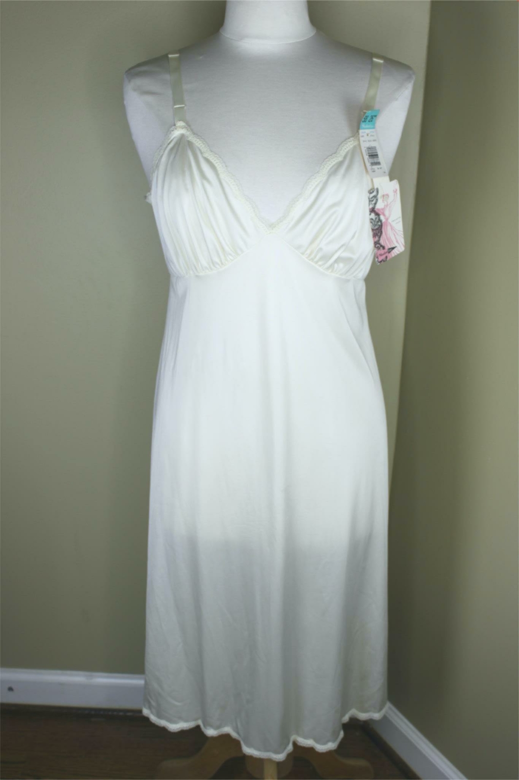 Vintage Shadowline Ivory Nylon Lace Made USA Full Size 38 26&Prime; NOS New w1